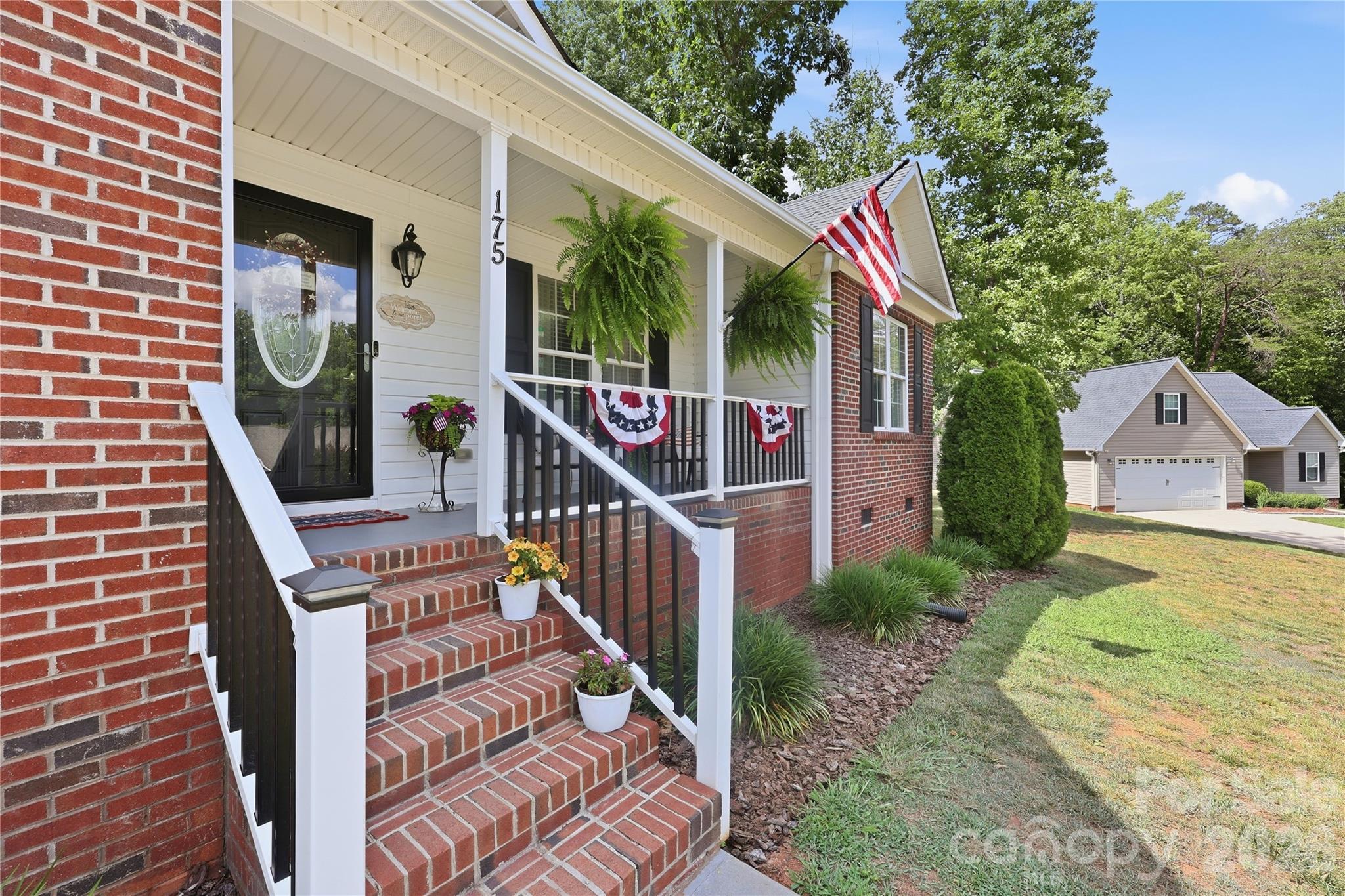 175 Rose Brier Lane — Salisbury