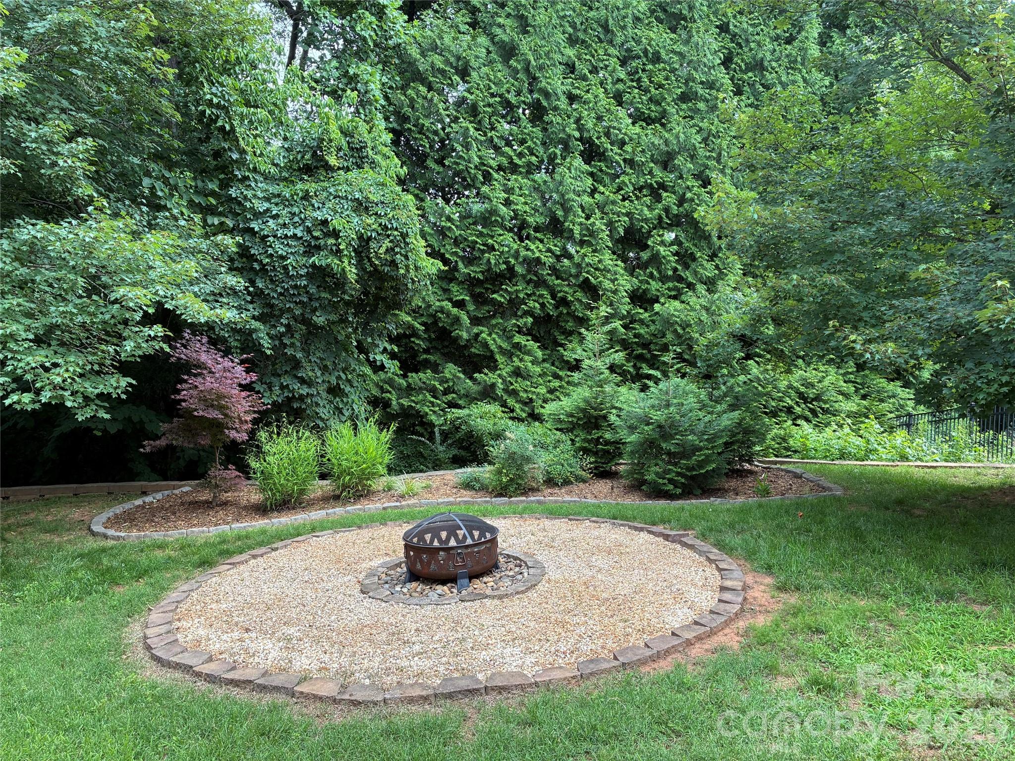 12025 Harmon Lane — Pineville