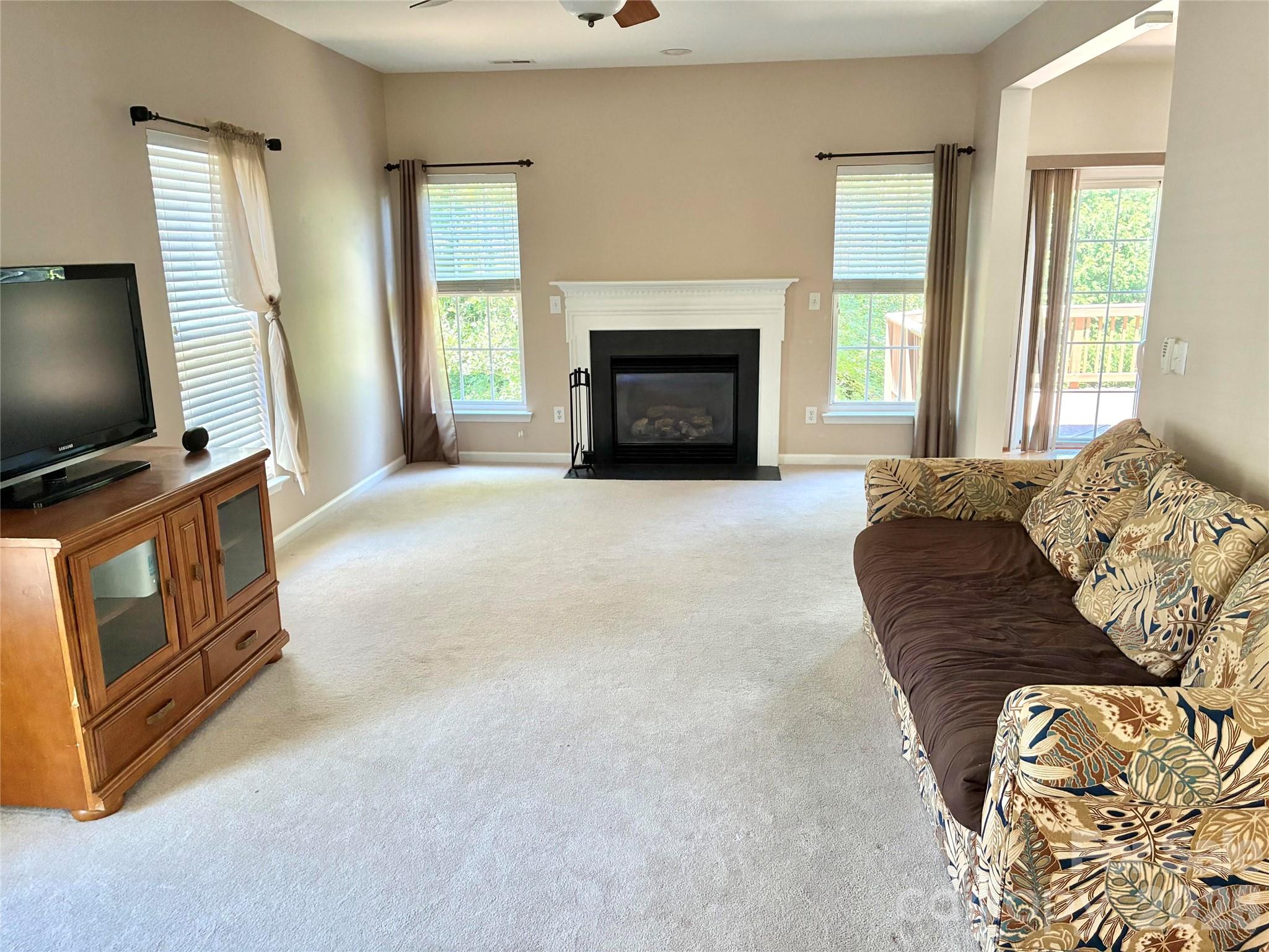 12025 Harmon Lane — Pineville