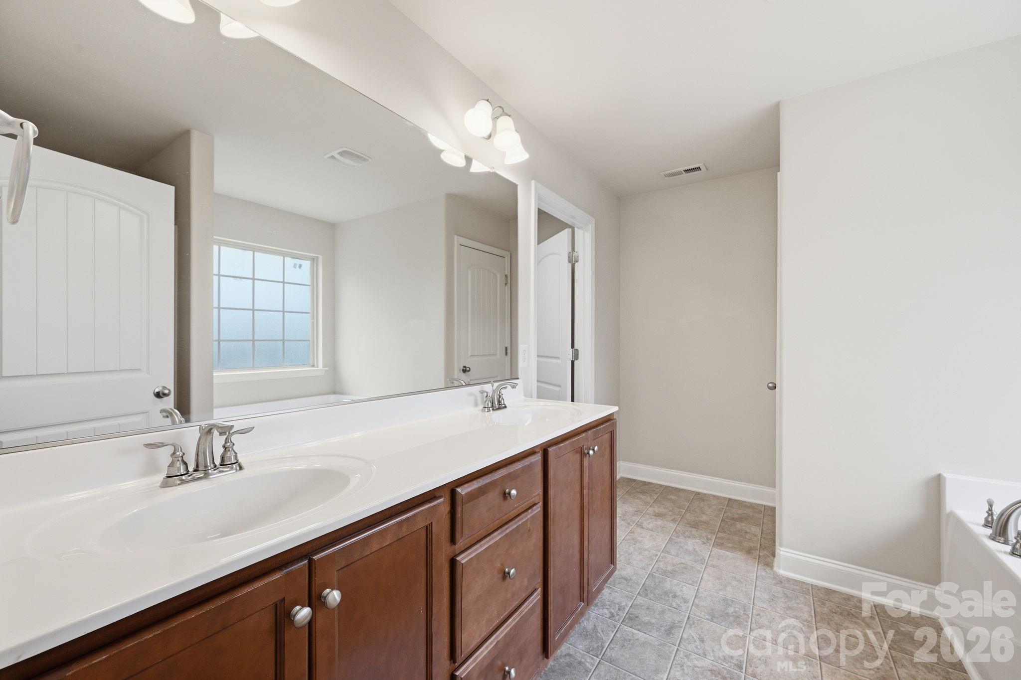7820 Rockland Drive — Charlotte