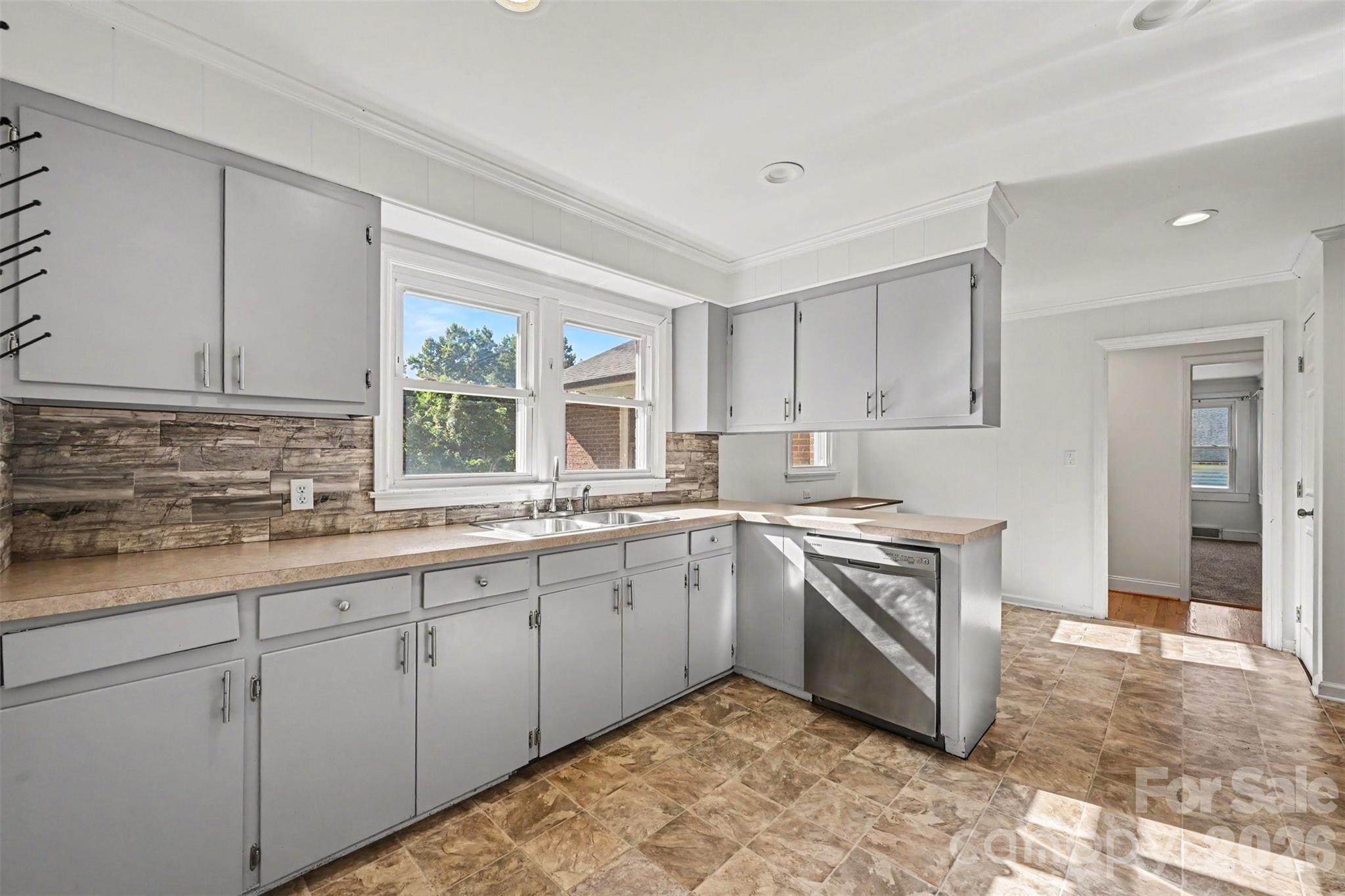 407 S Beaver Street — Landis