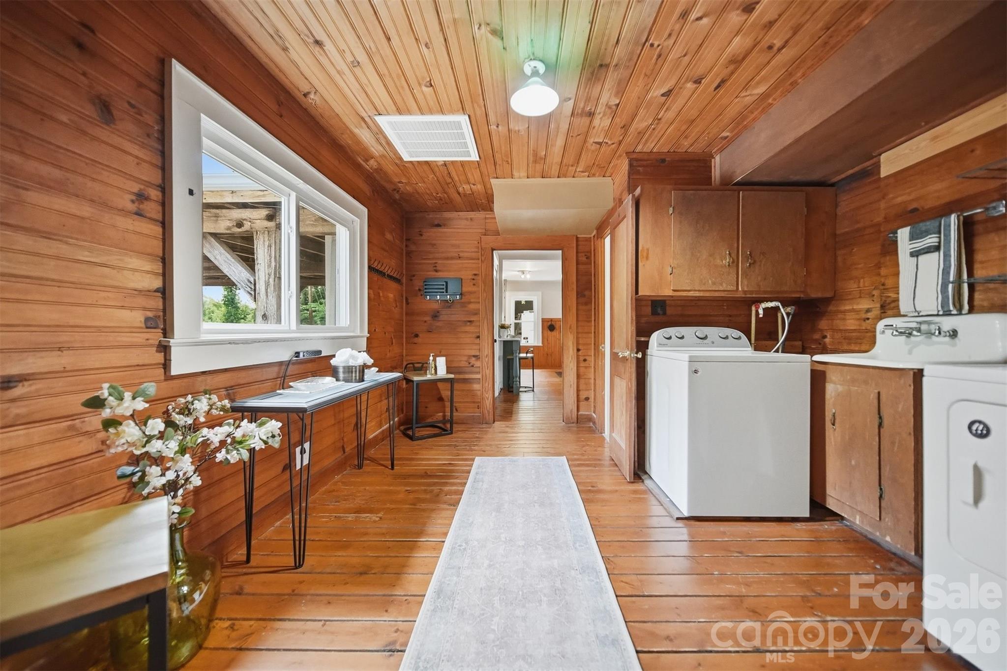 255 Wildwood Road — Lenoir