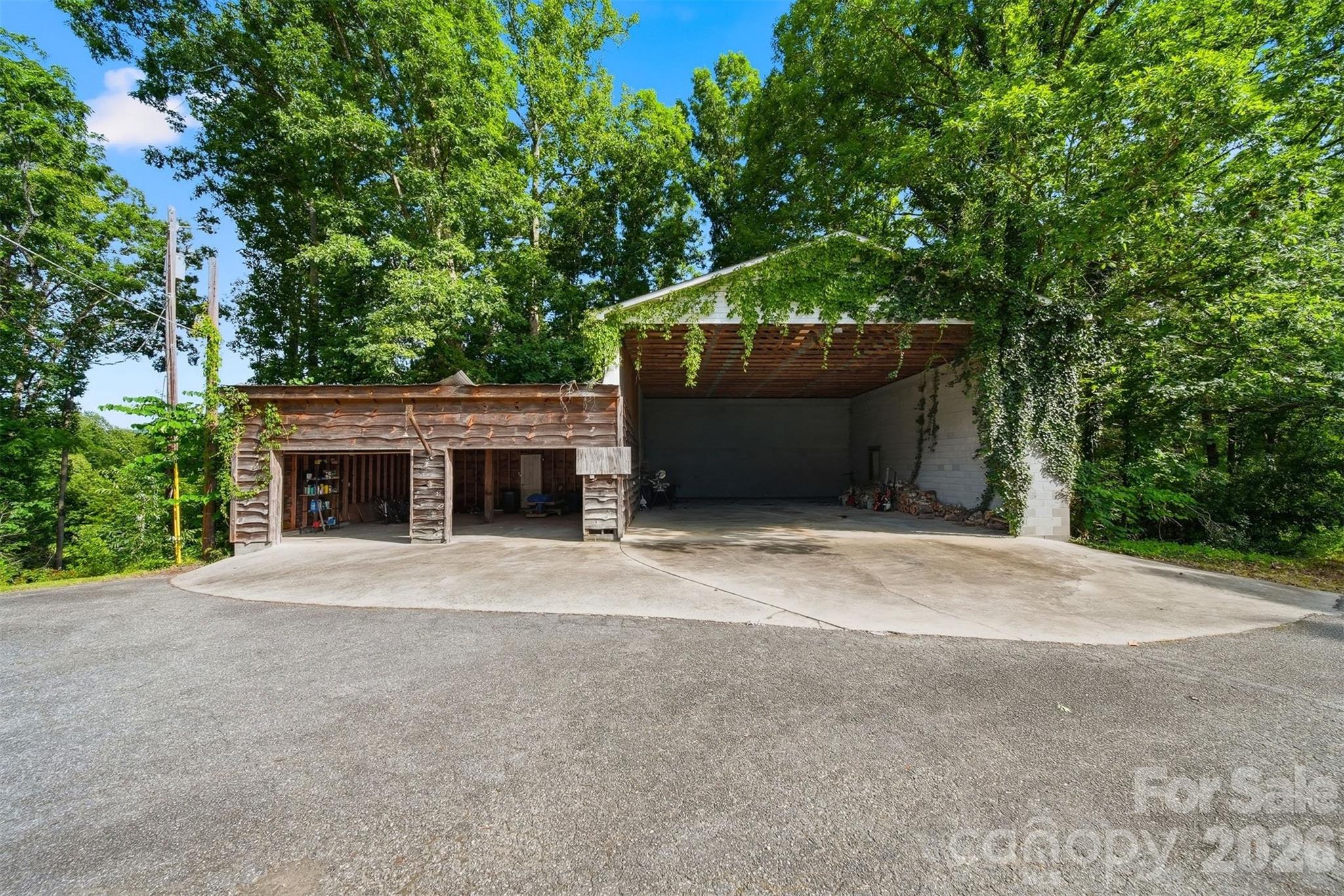 255 Wildwood Road — Lenoir