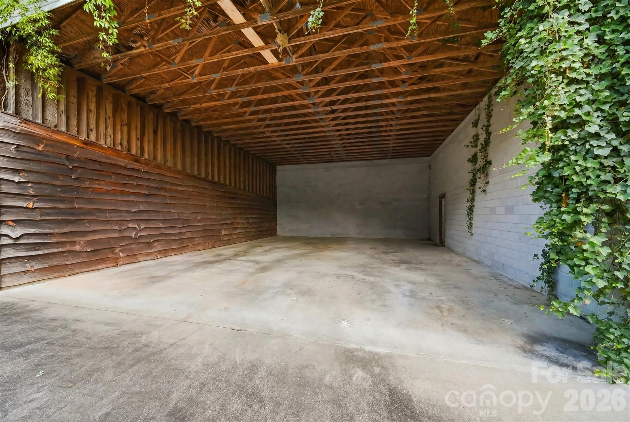 255 Wildwood Road — Lenoir