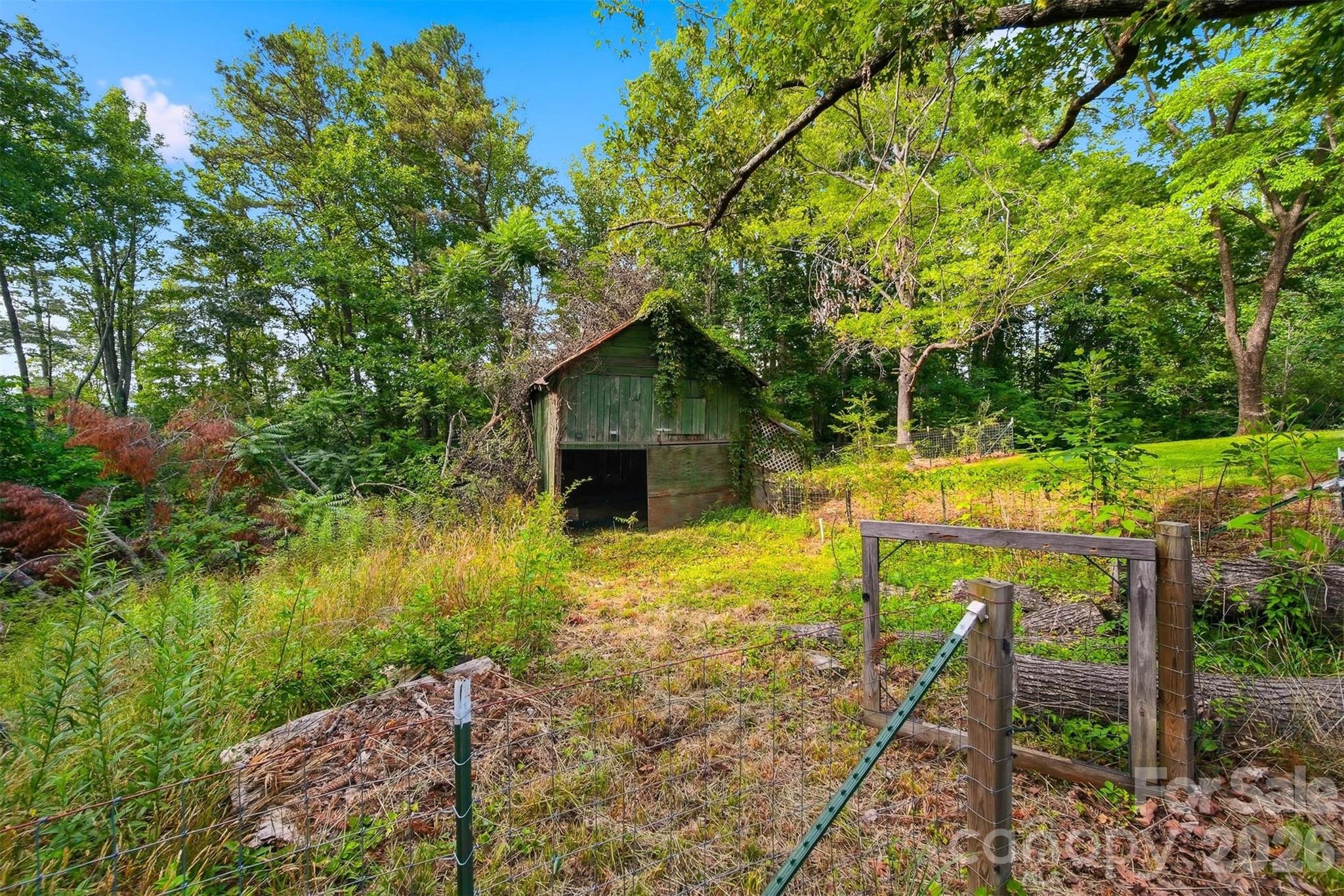 255 Wildwood Road — Lenoir