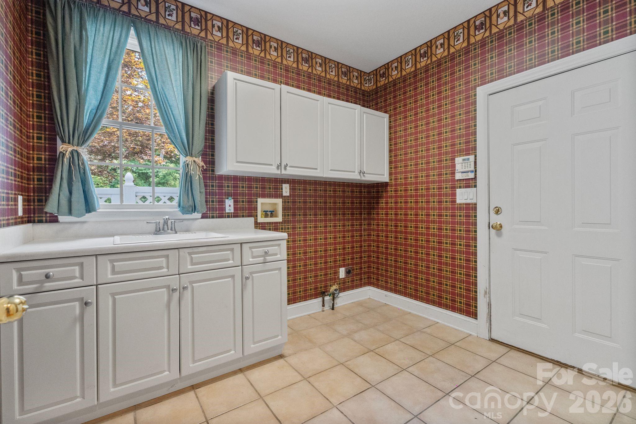 107 Windsong Extension — Fairview
