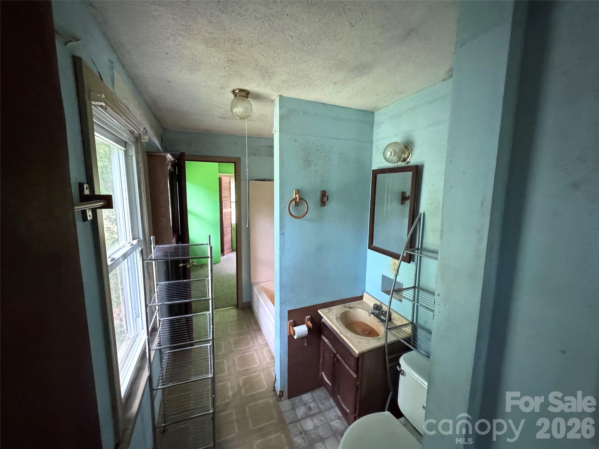 402 Sharon Road — Fairview