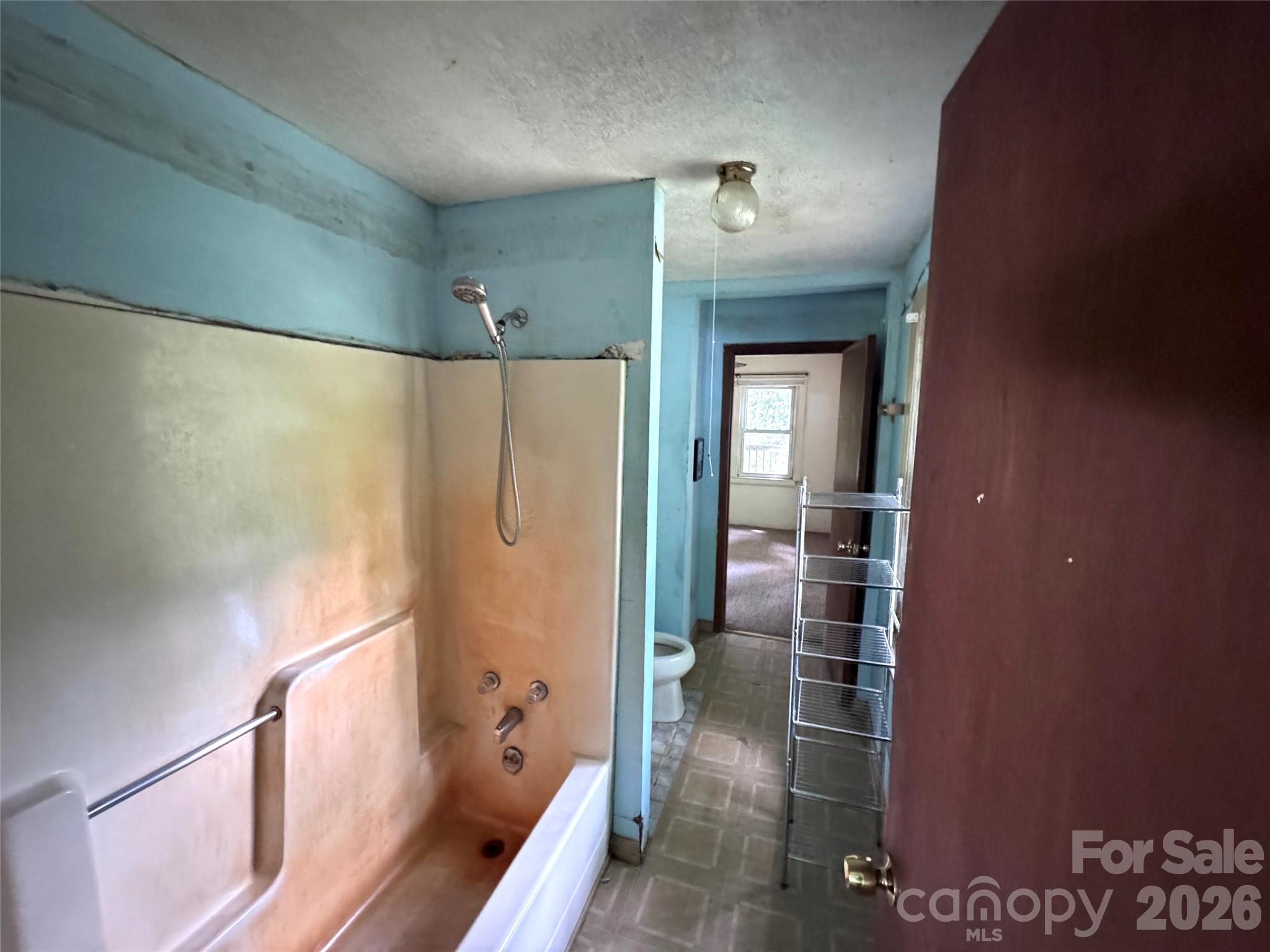 402 Sharon Road — Fairview
