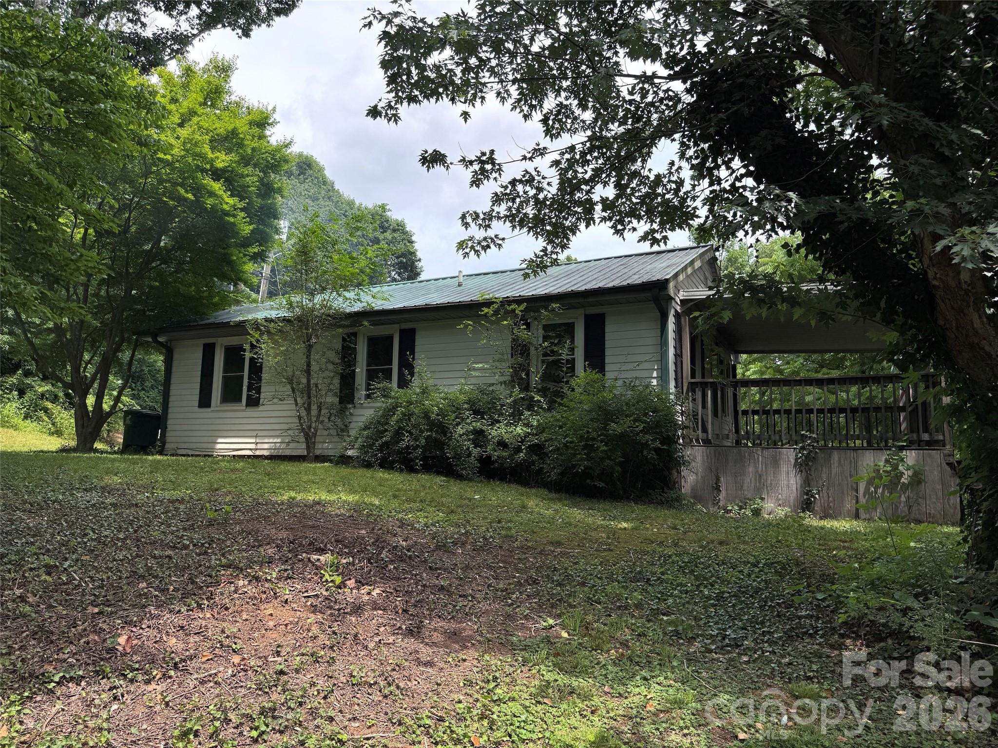 402 Sharon Road — Fairview