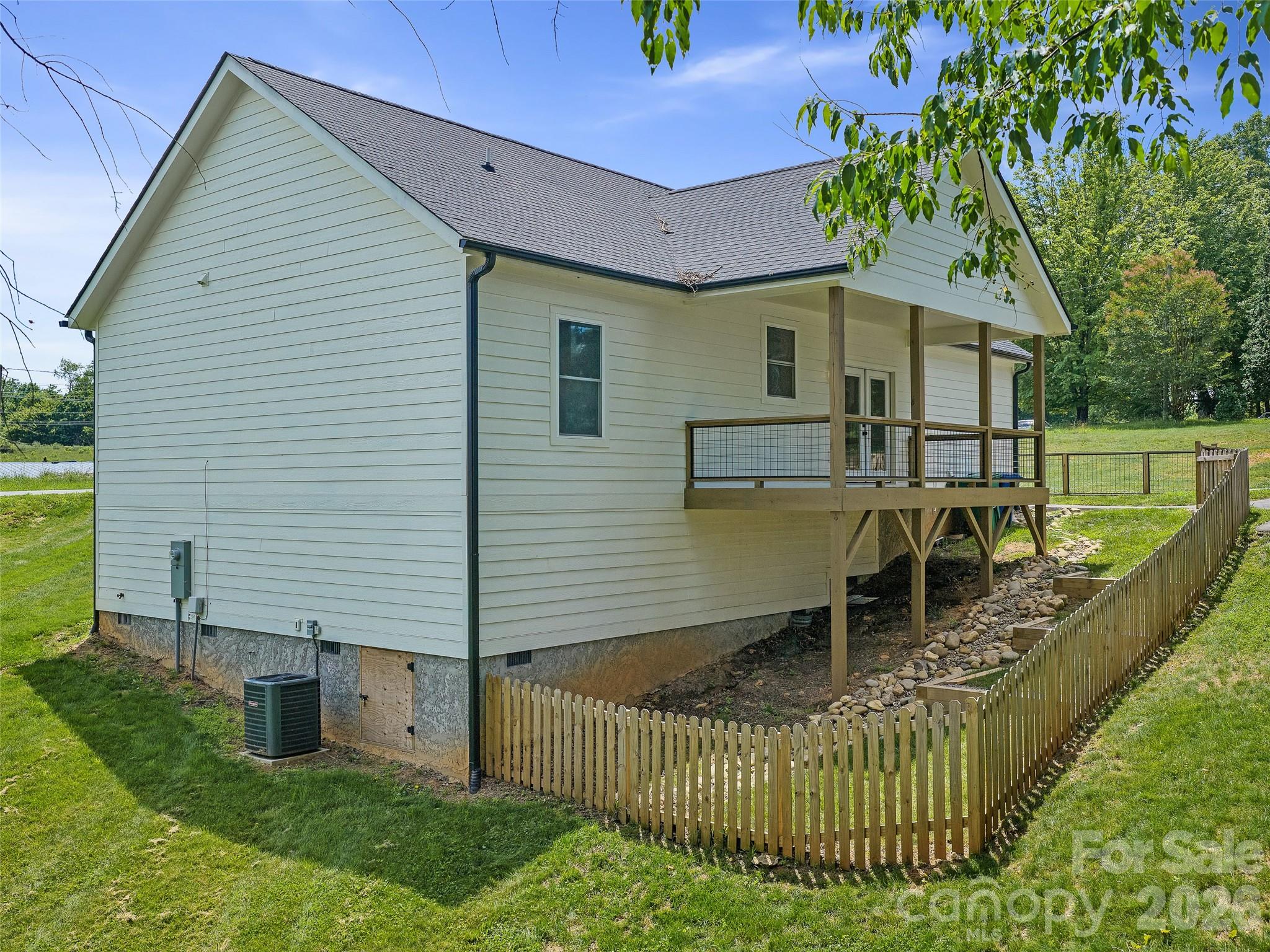 105 Crowder Hills Lane — Asheville