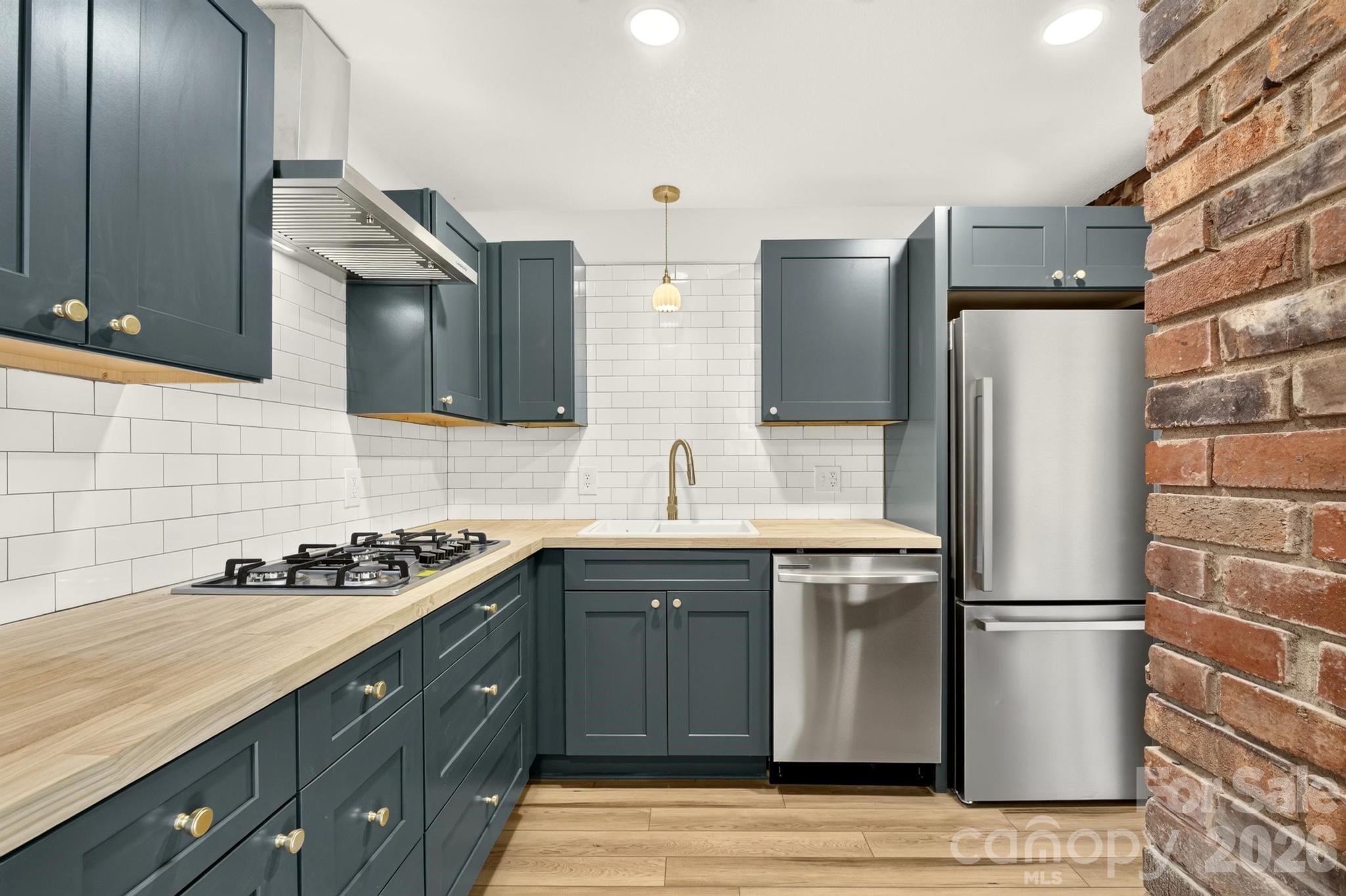 1415 McRary Creek Road — Lenoir