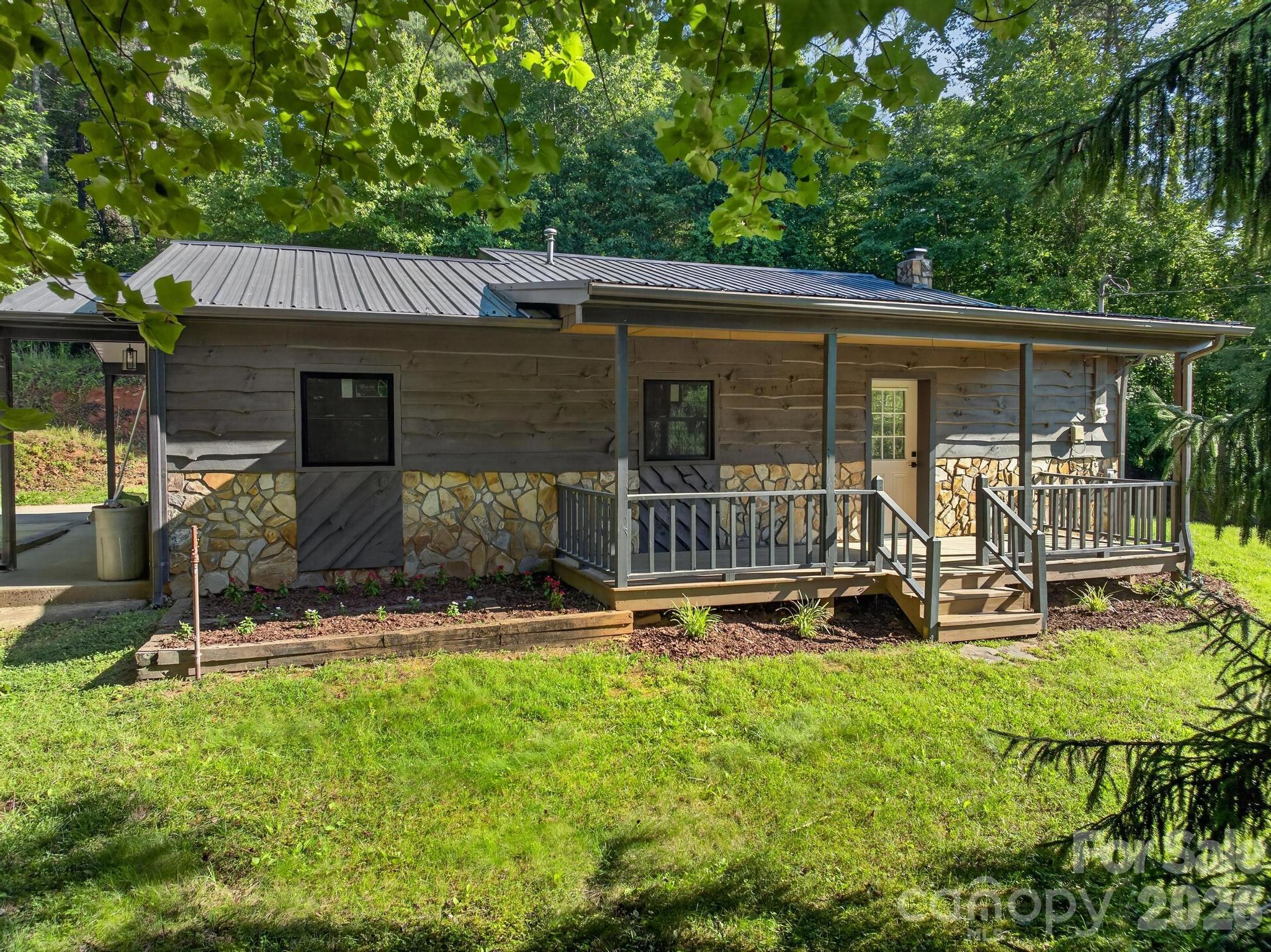 1415 McRary Creek Road — Lenoir