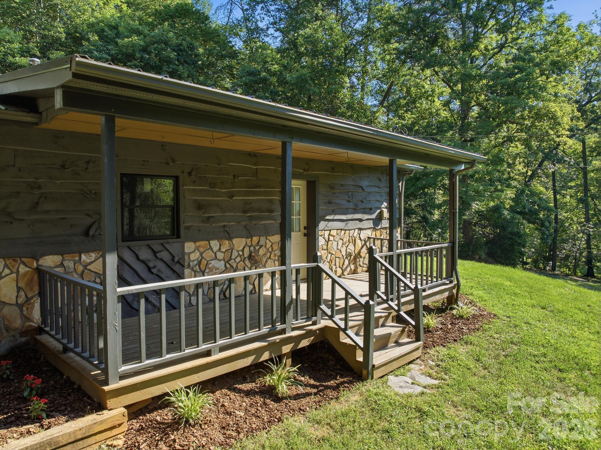 1415 McRary Creek Road — Lenoir