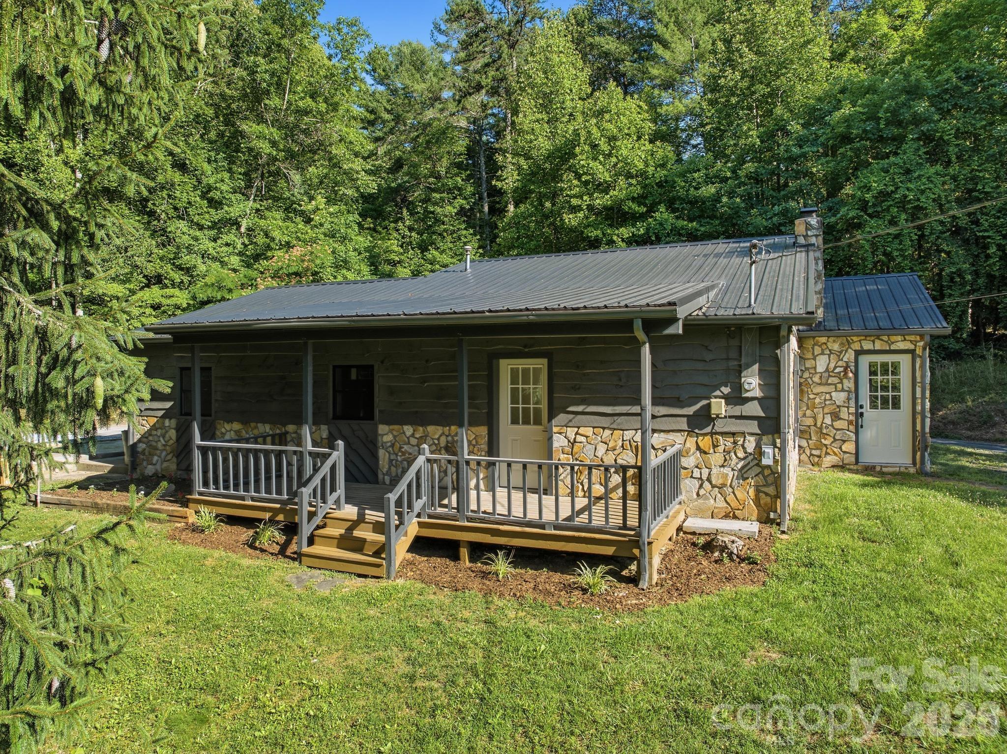 1415 McRary Creek Road — Lenoir