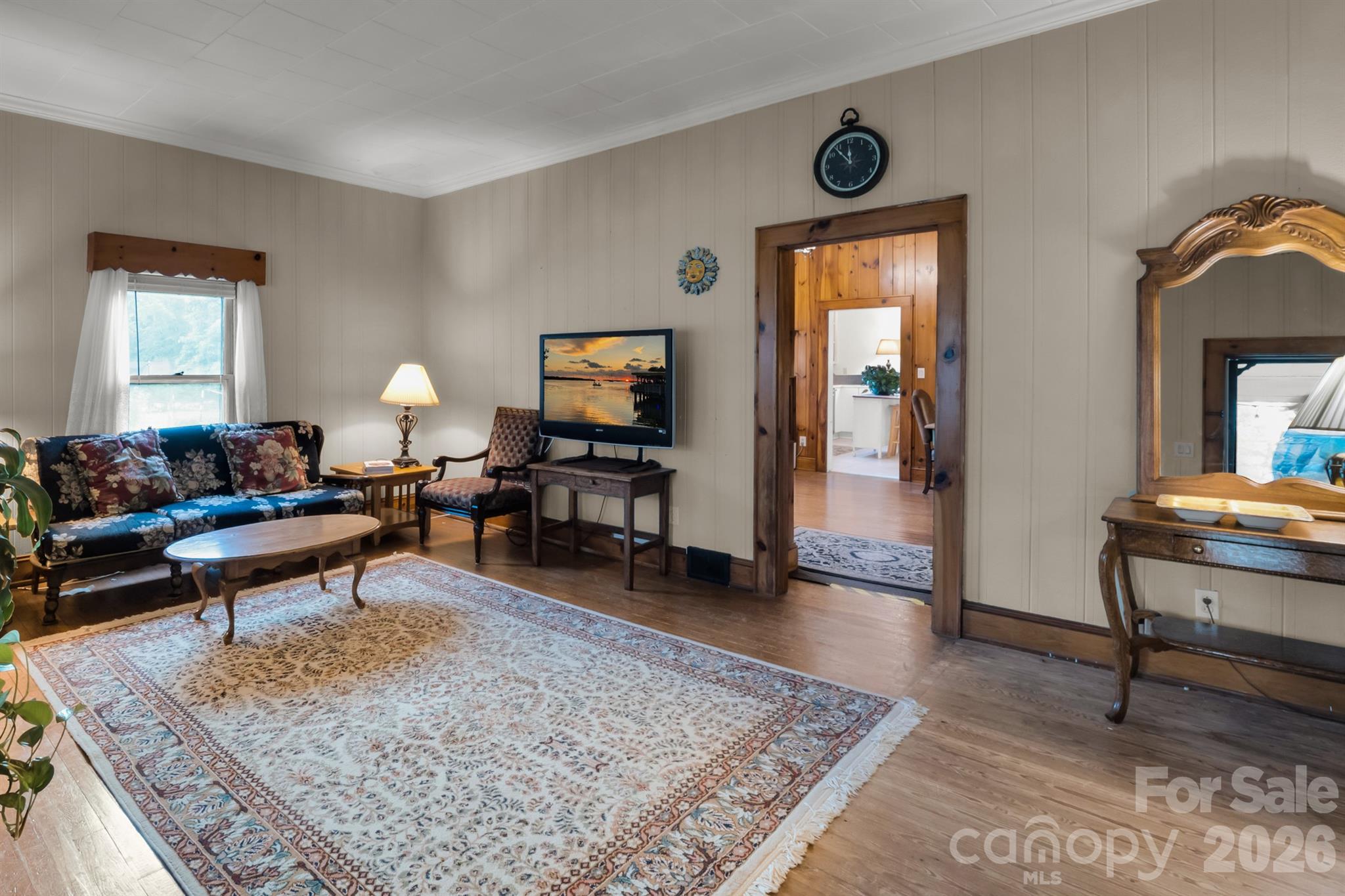 2103 N Thomas Avenue — Newton