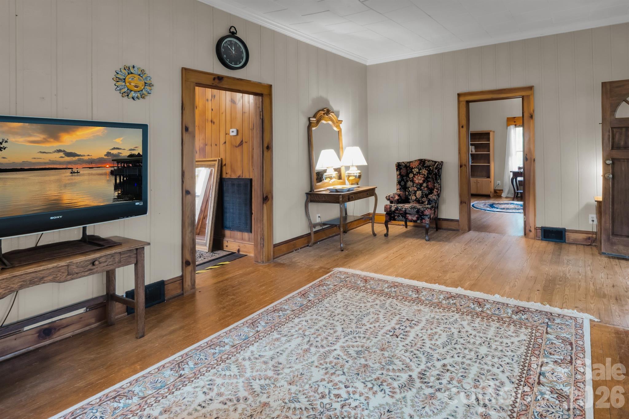 2103 N Thomas Avenue — Newton