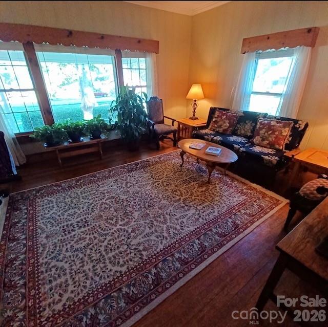 2103 N Thomas Avenue — Newton