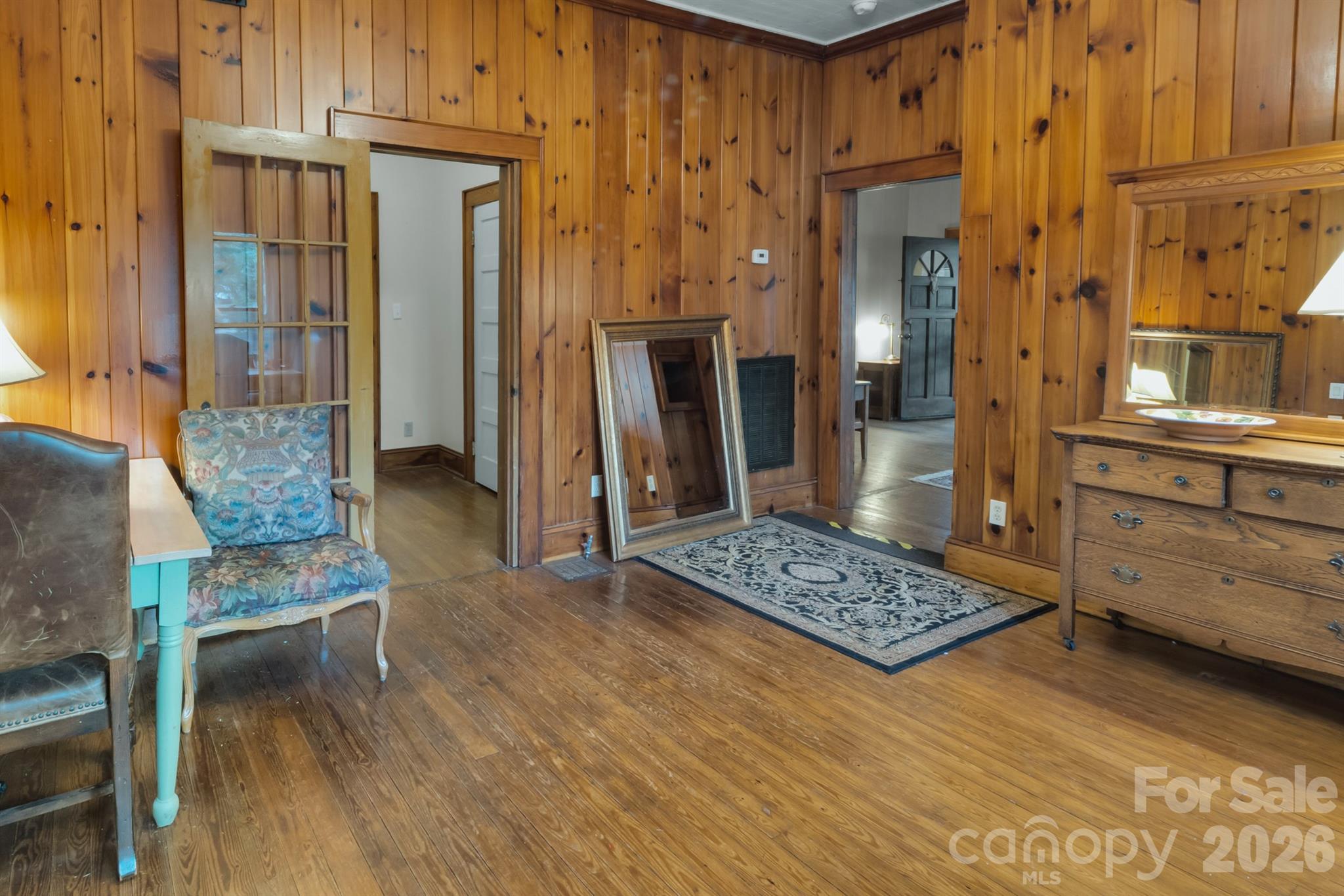 2103 N Thomas Avenue — Newton