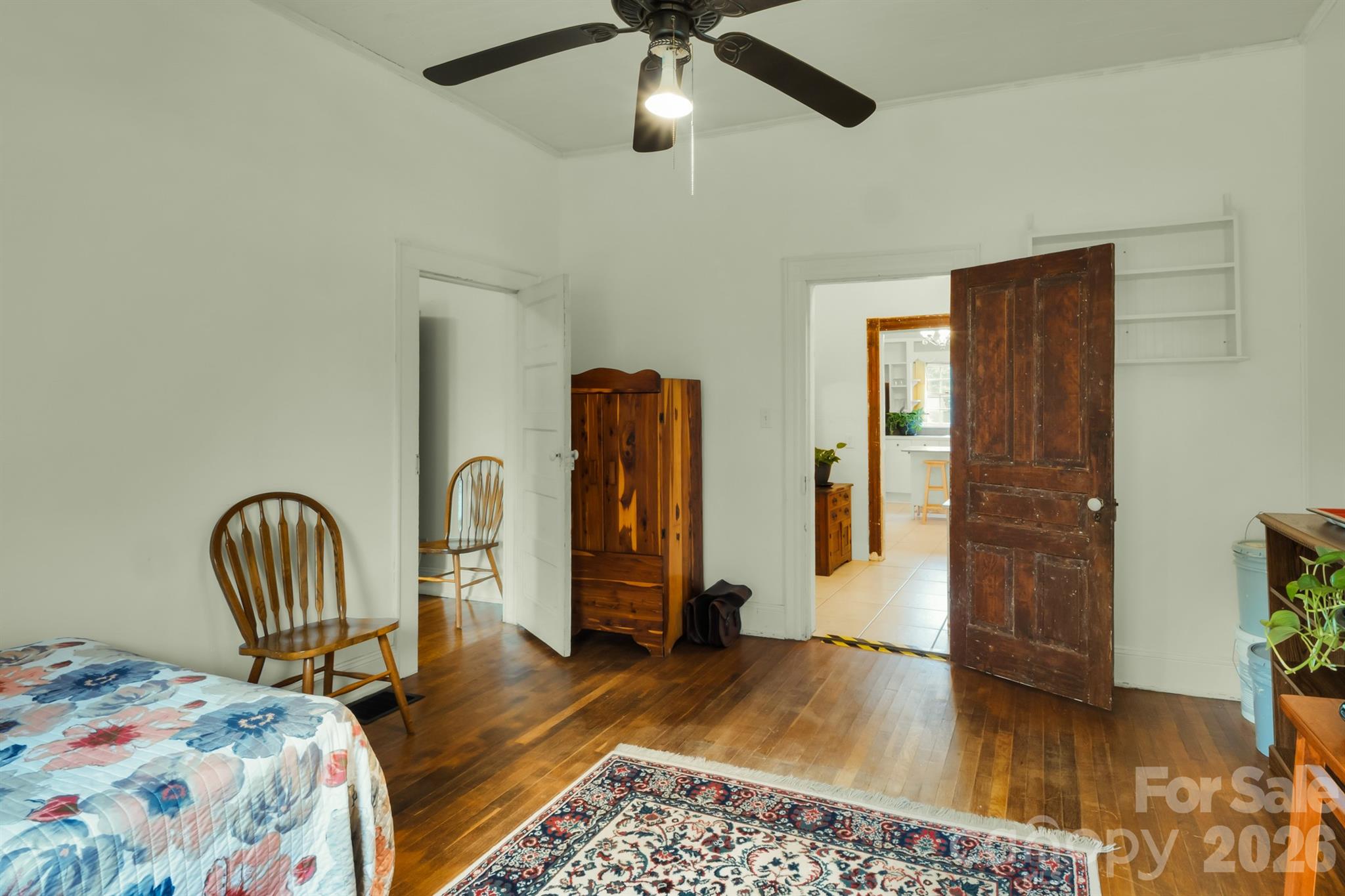 2103 N Thomas Avenue — Newton