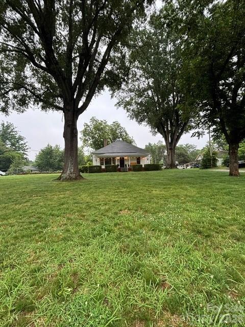 2103 N Thomas Avenue — Newton