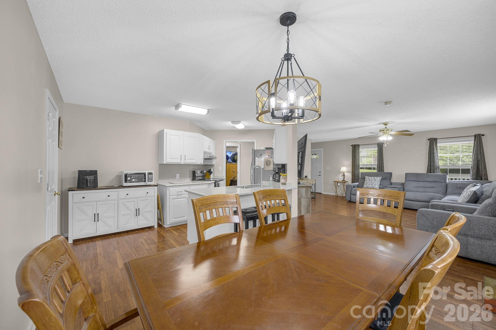 217 Lakewood Drive — Pickens