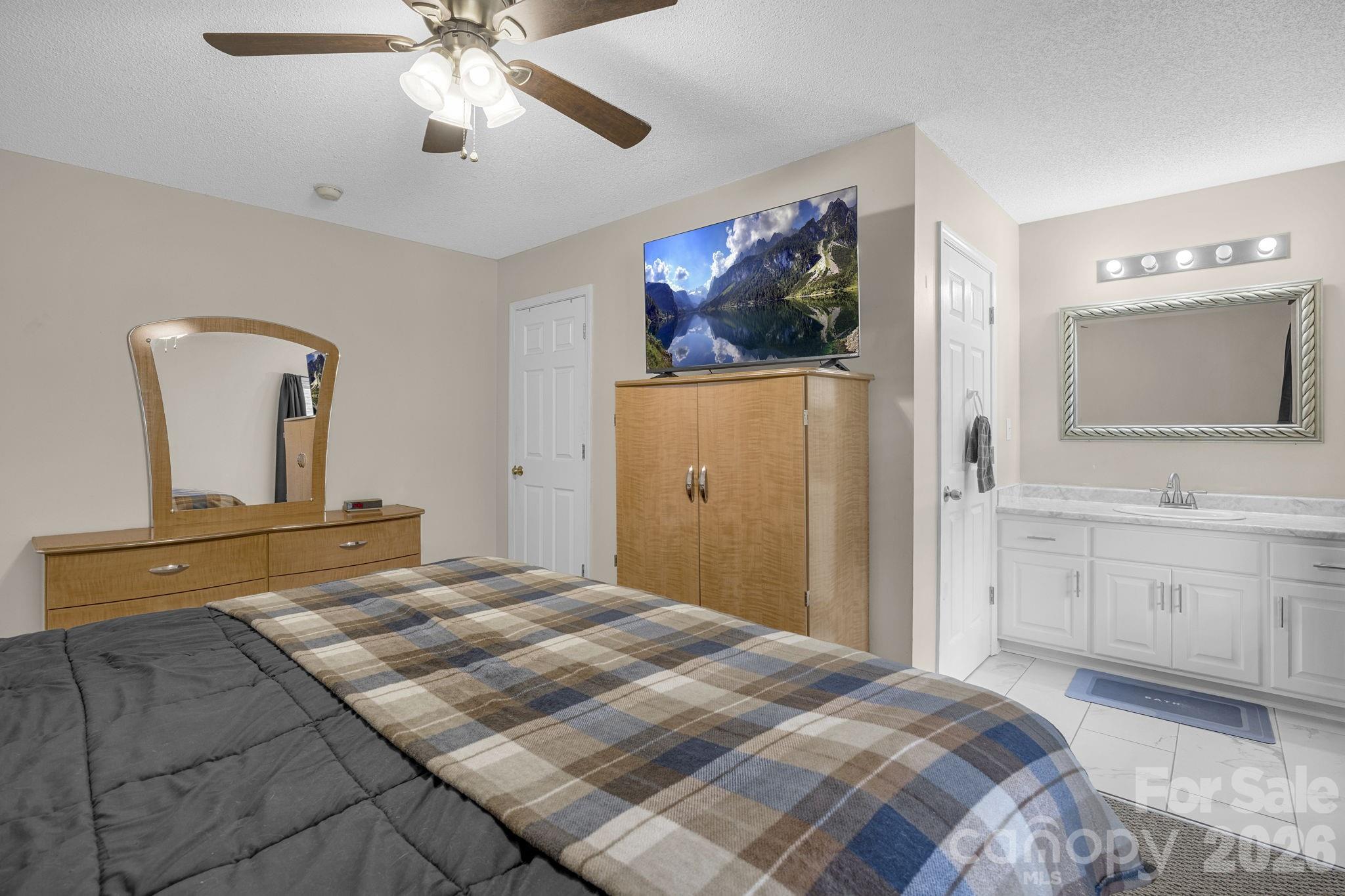 217 Lakewood Drive — Pickens
