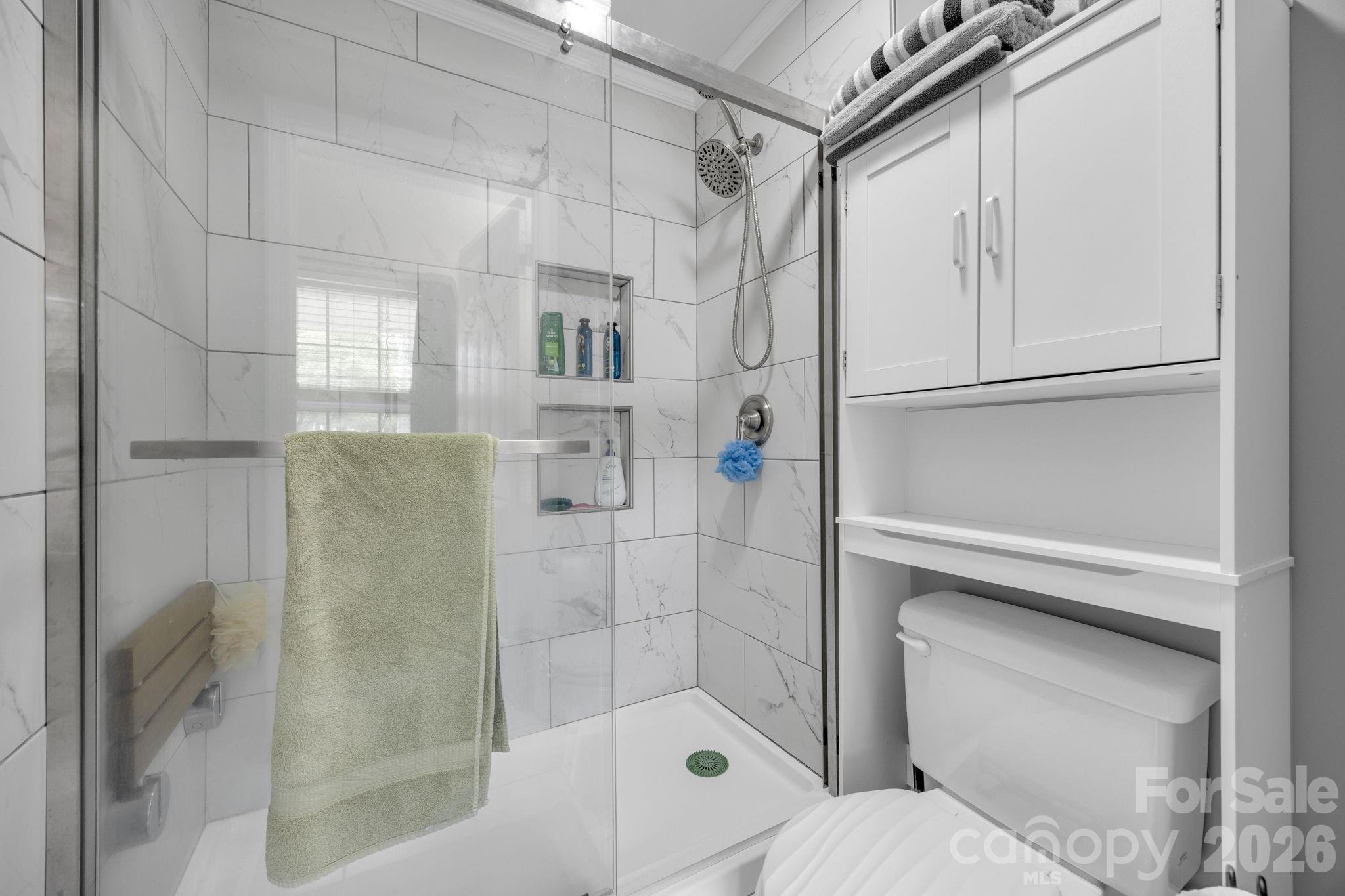 217 Lakewood Drive — Pickens