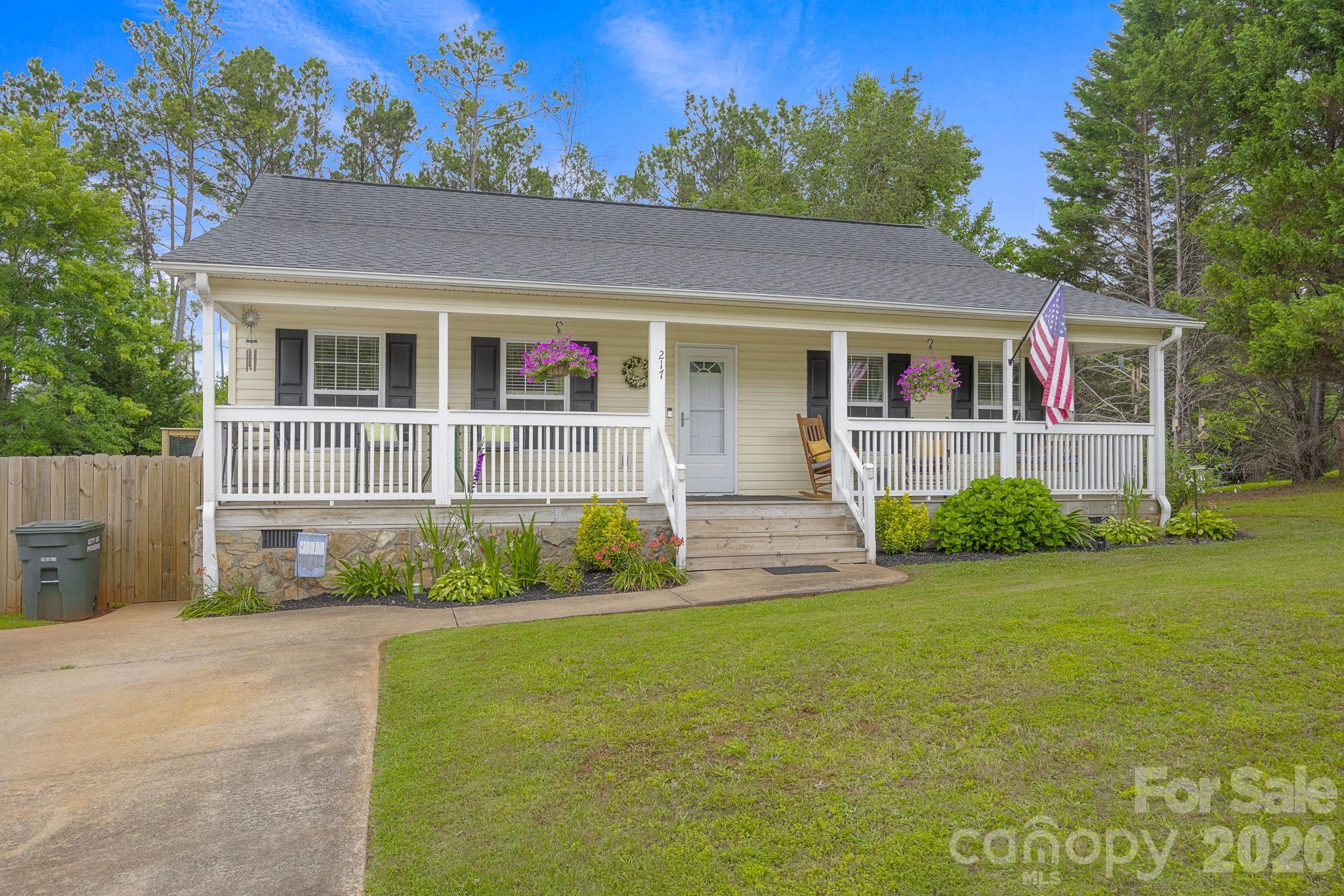 217 Lakewood Drive — Pickens