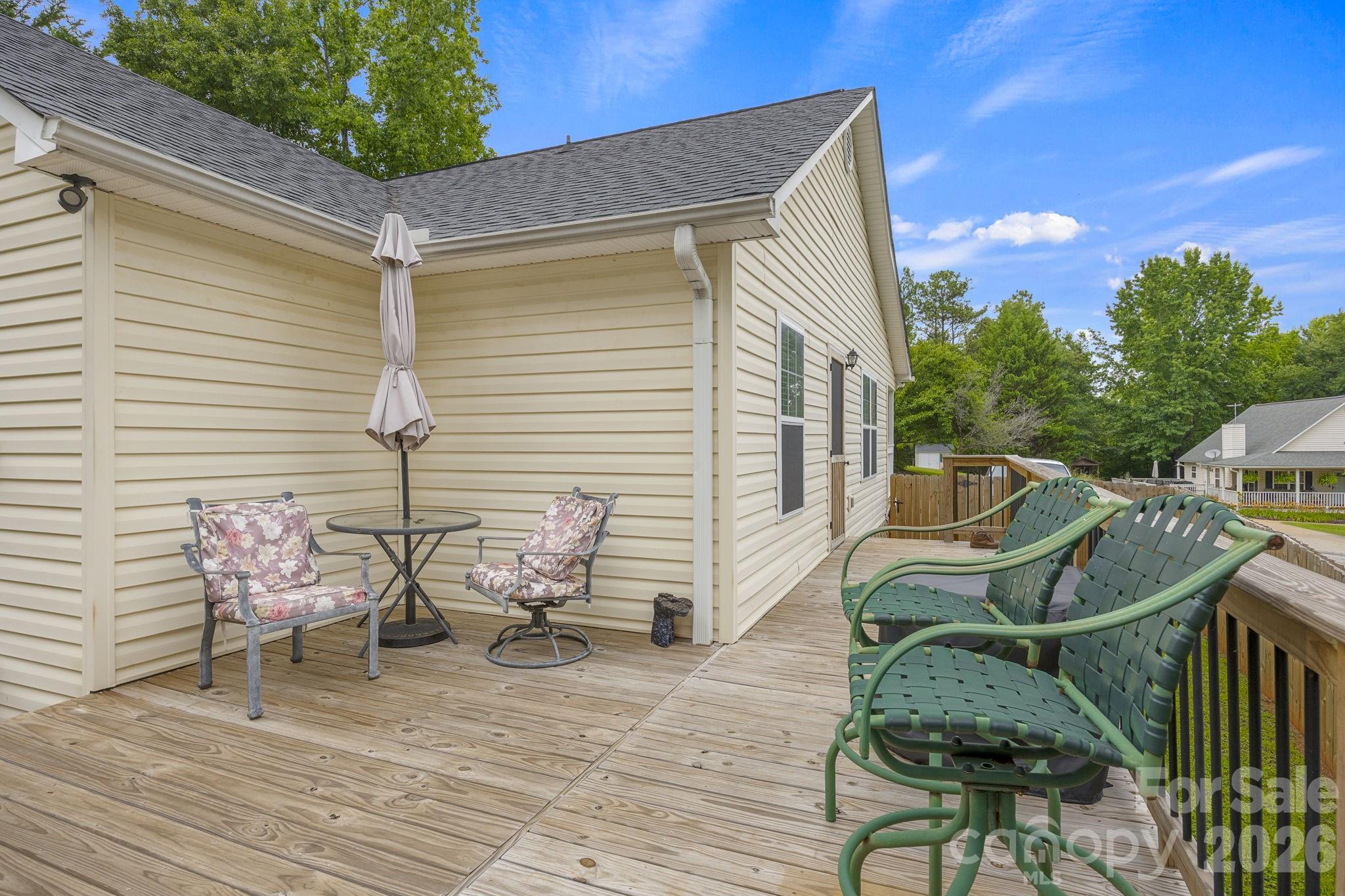 217 Lakewood Drive — Pickens