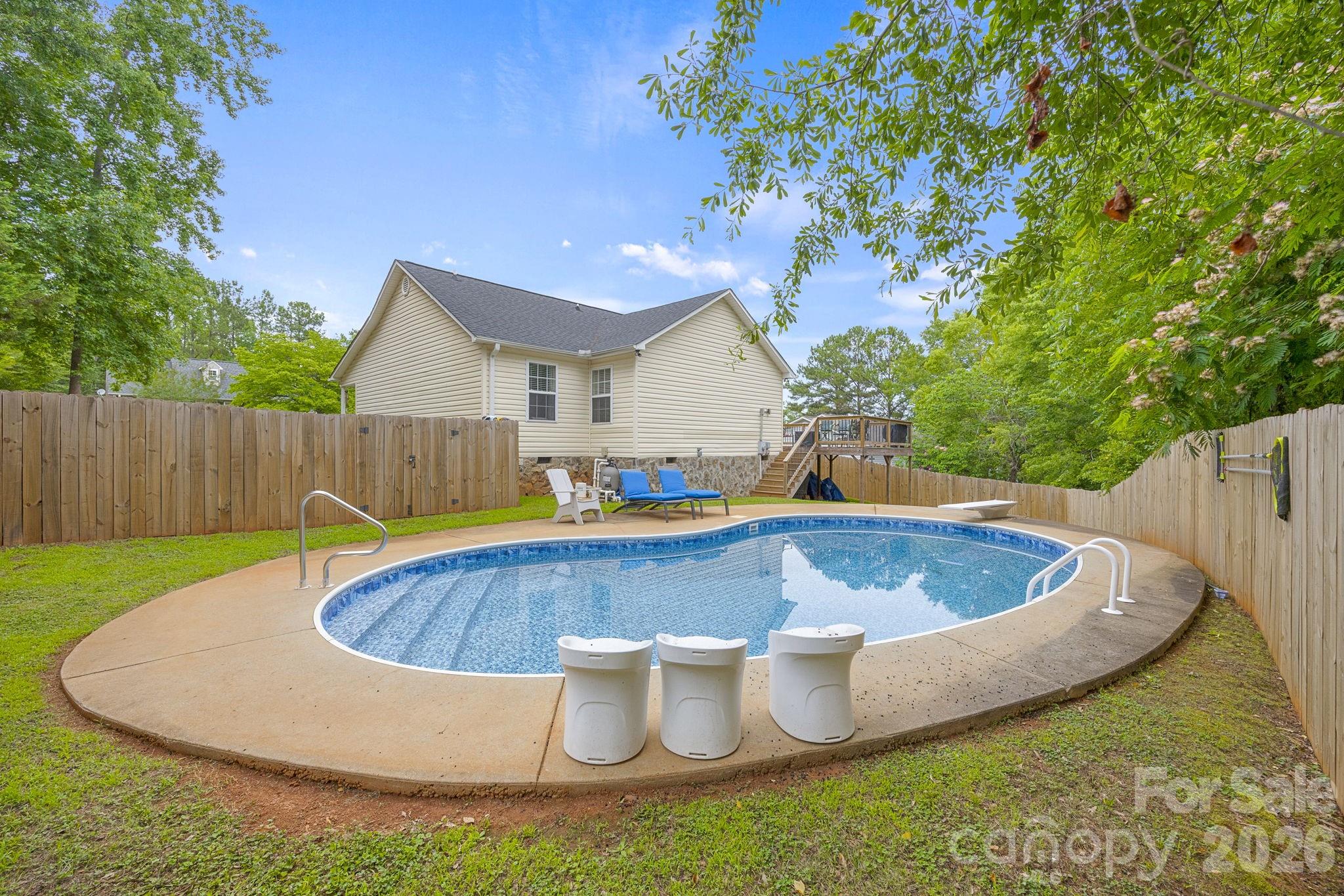 217 Lakewood Drive — Pickens