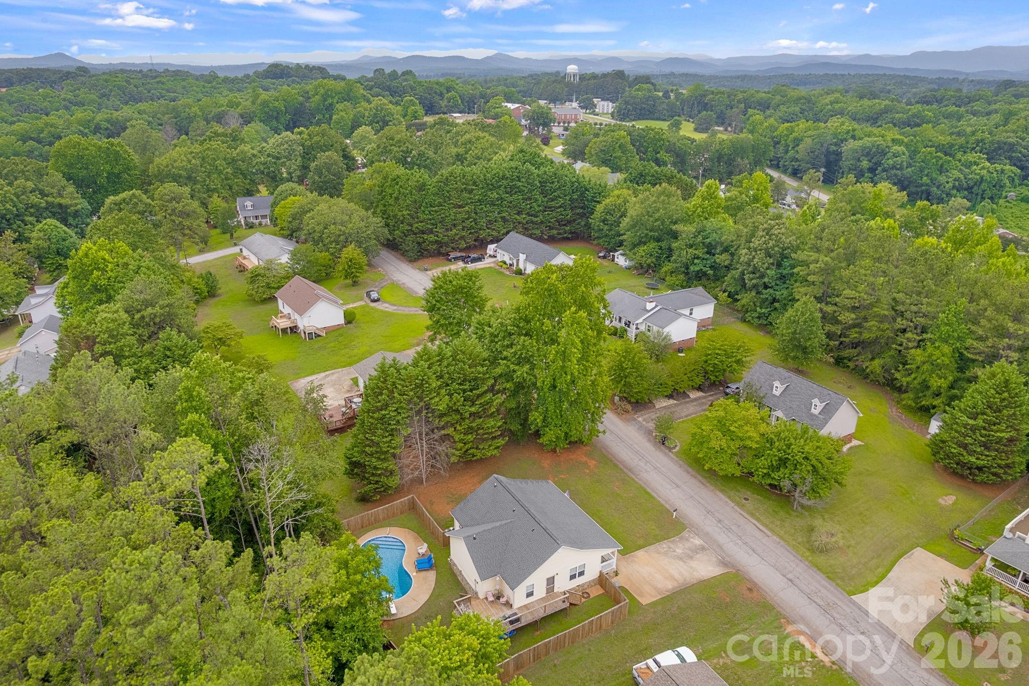 217 Lakewood Drive — Pickens