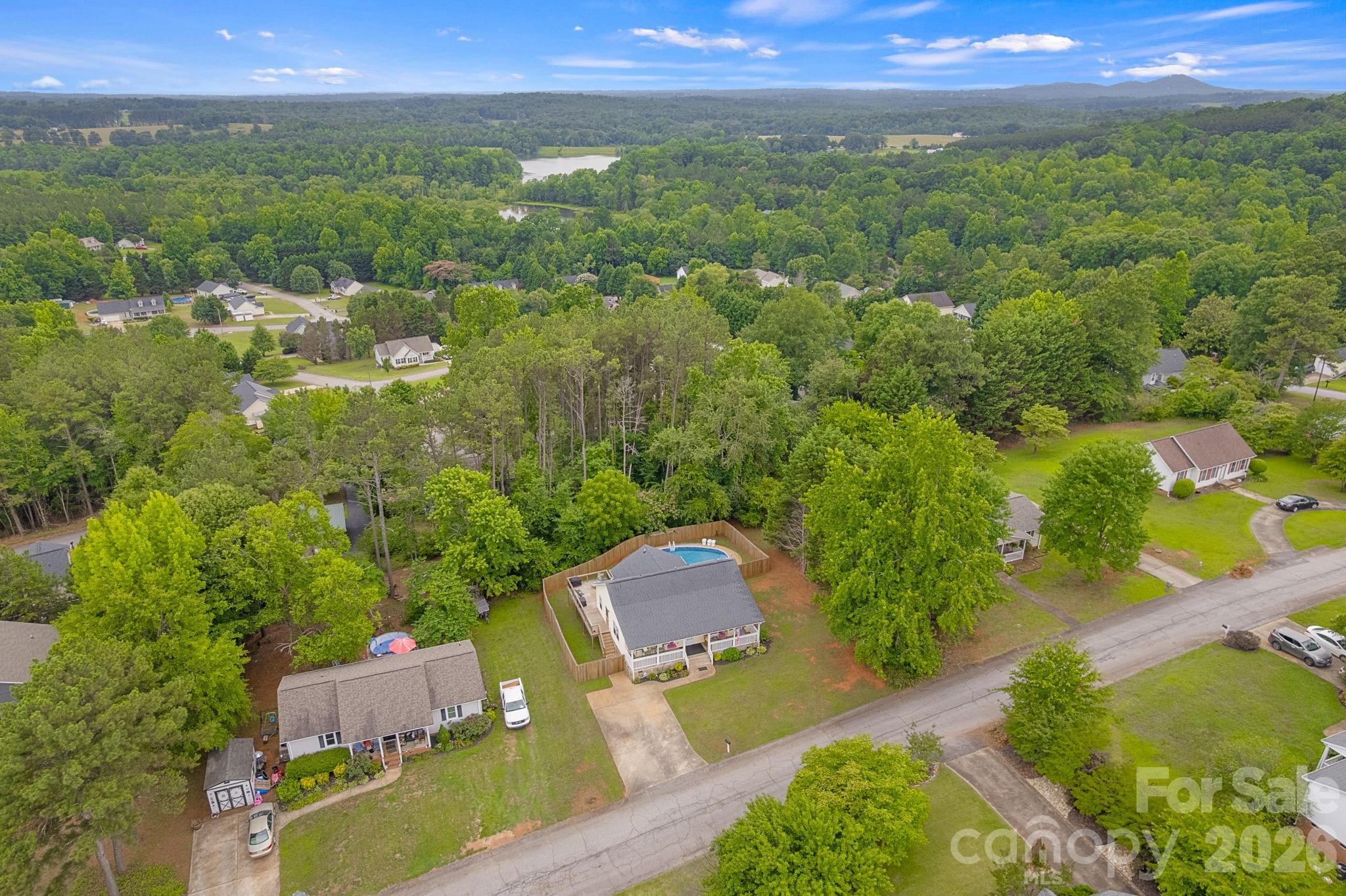 217 Lakewood Drive — Pickens