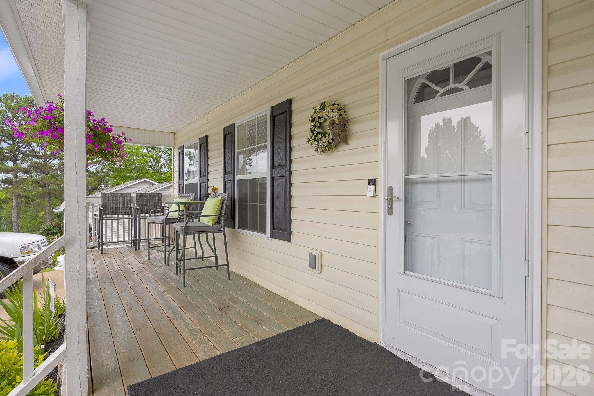 217 Lakewood Drive — Pickens