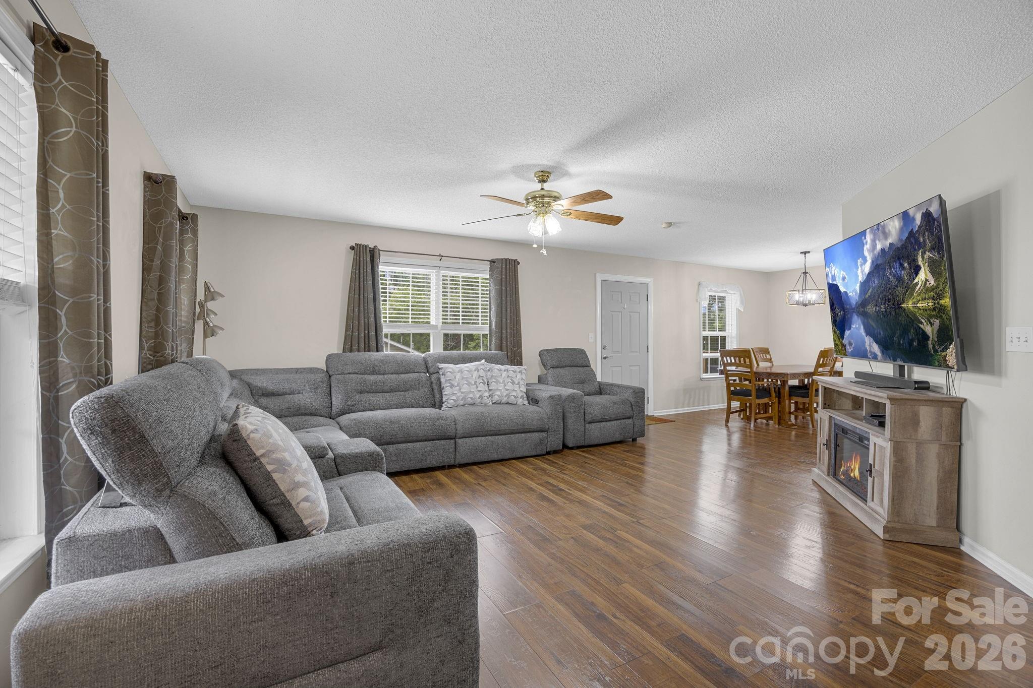 217 Lakewood Drive — Pickens