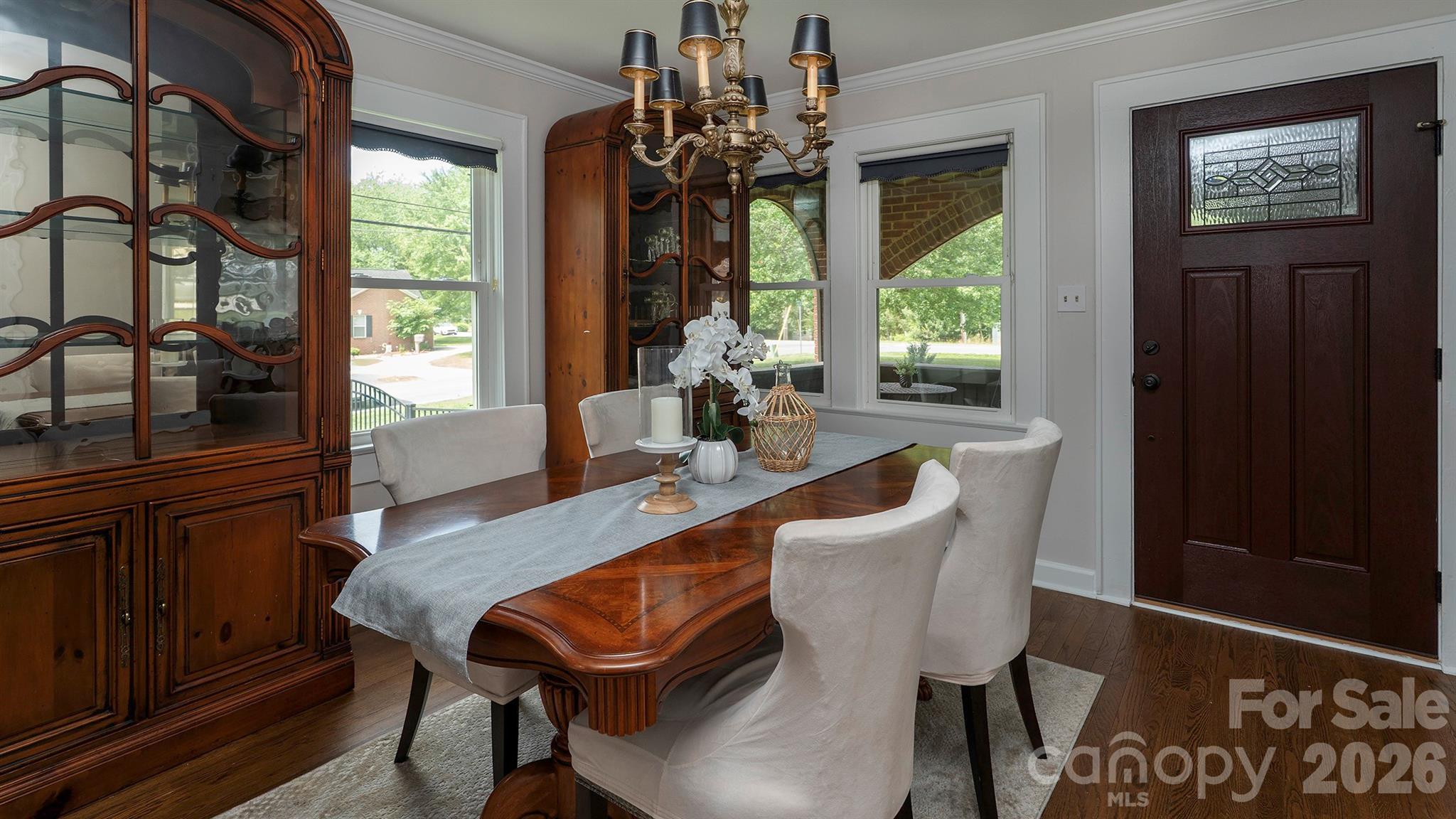 3308 16th Street NE — Hickory