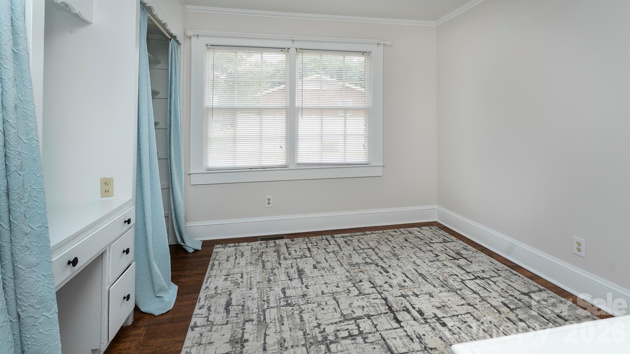 3308 16th Street NE — Hickory