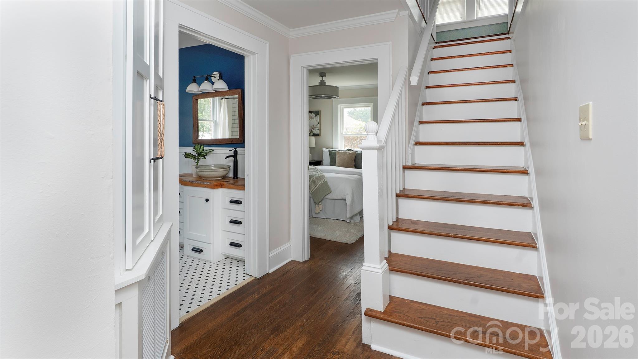 3308 16th Street NE — Hickory