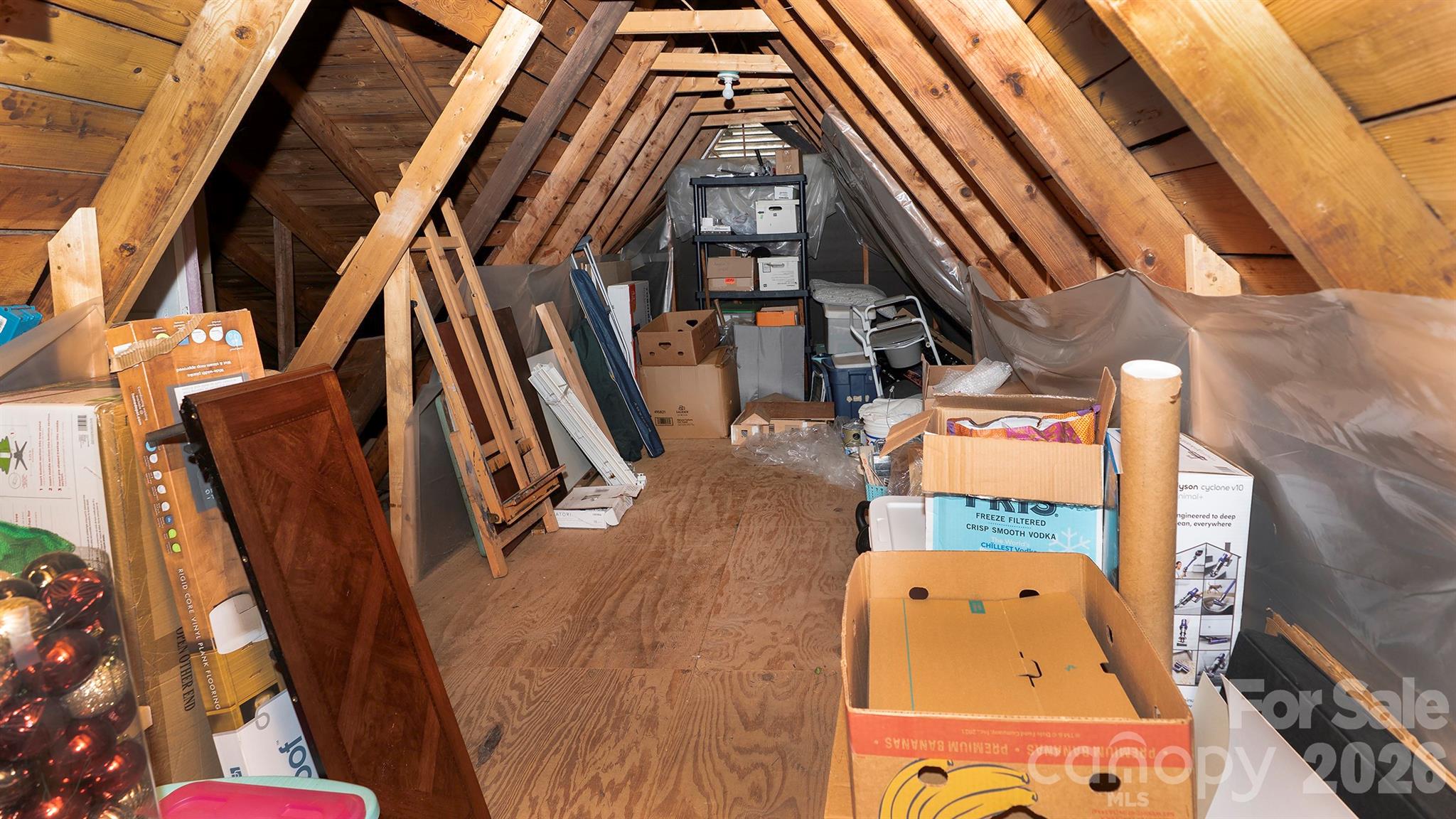 3308 16th Street NE — Hickory