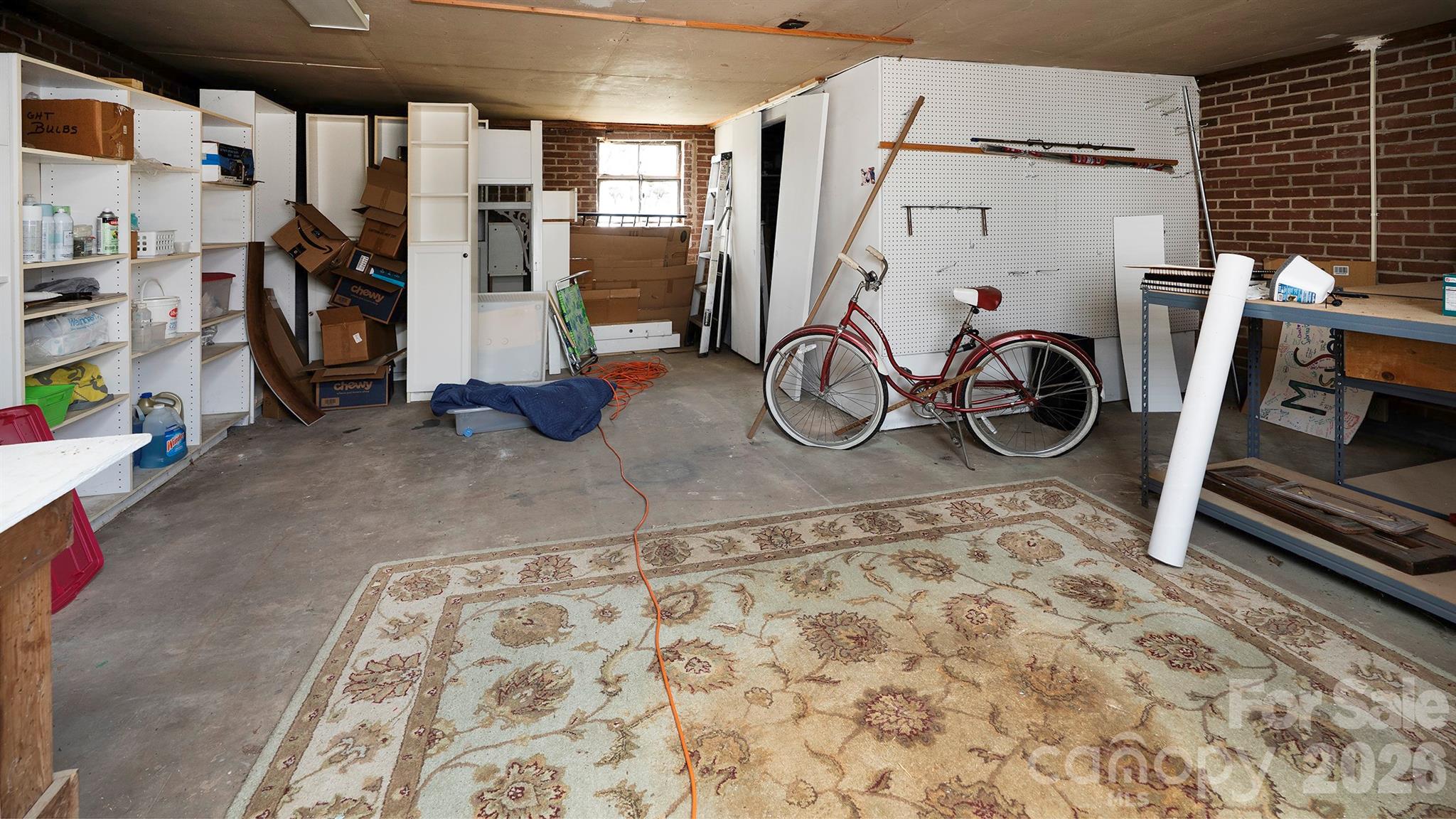 3308 16th Street NE — Hickory