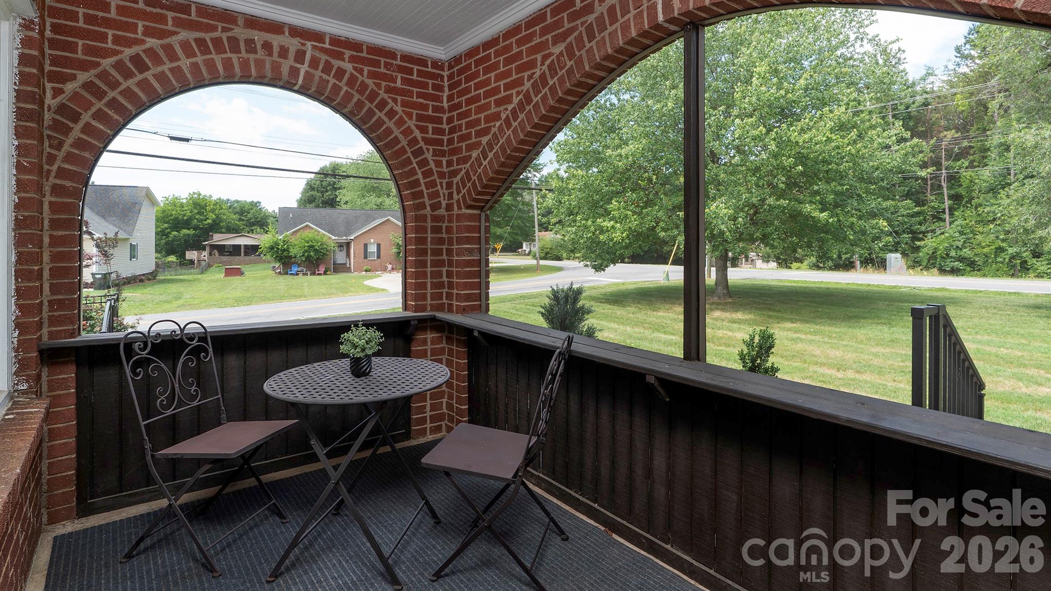 3308 16th Street NE — Hickory
