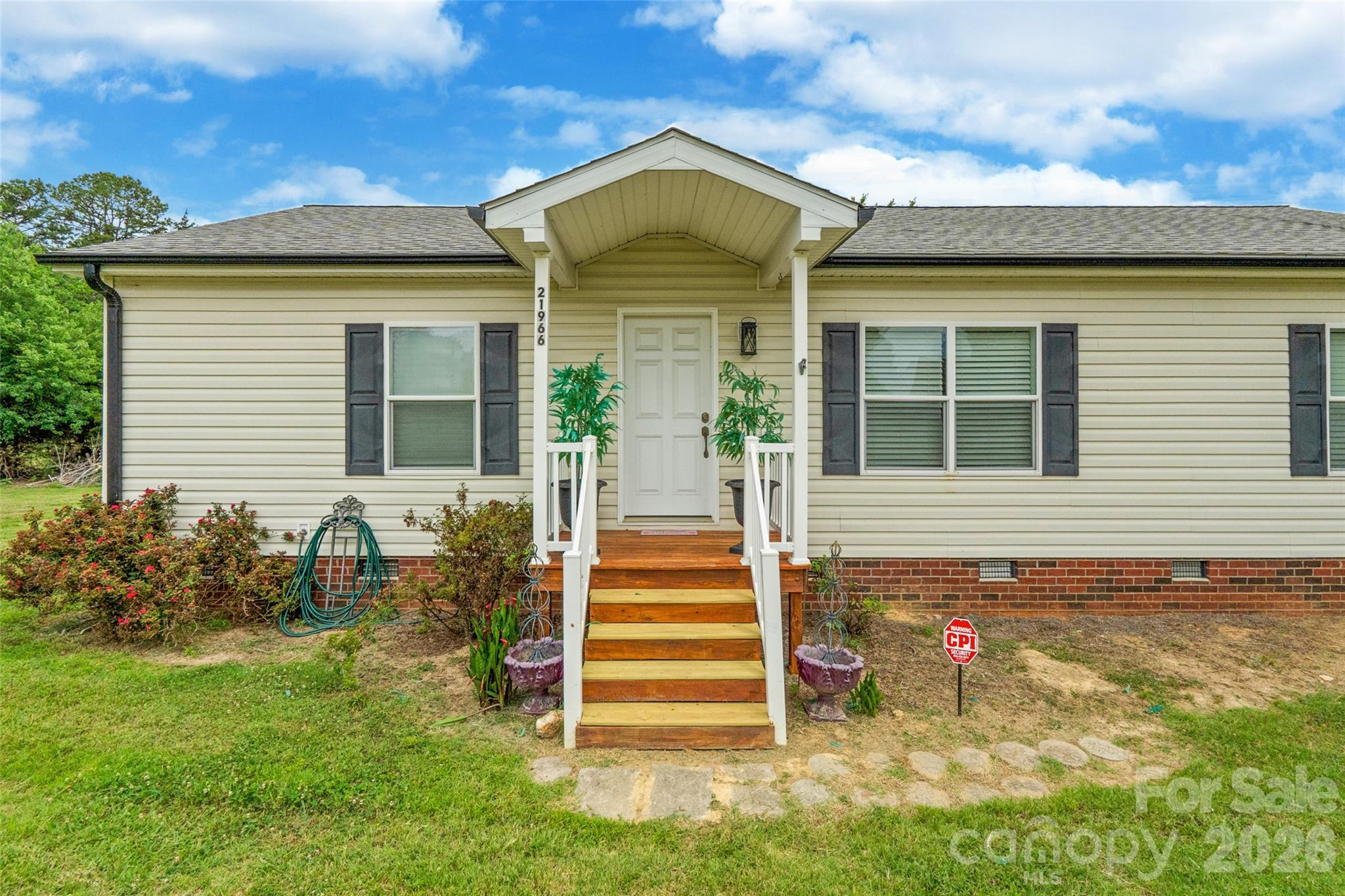 21966 Stony Road — Locust