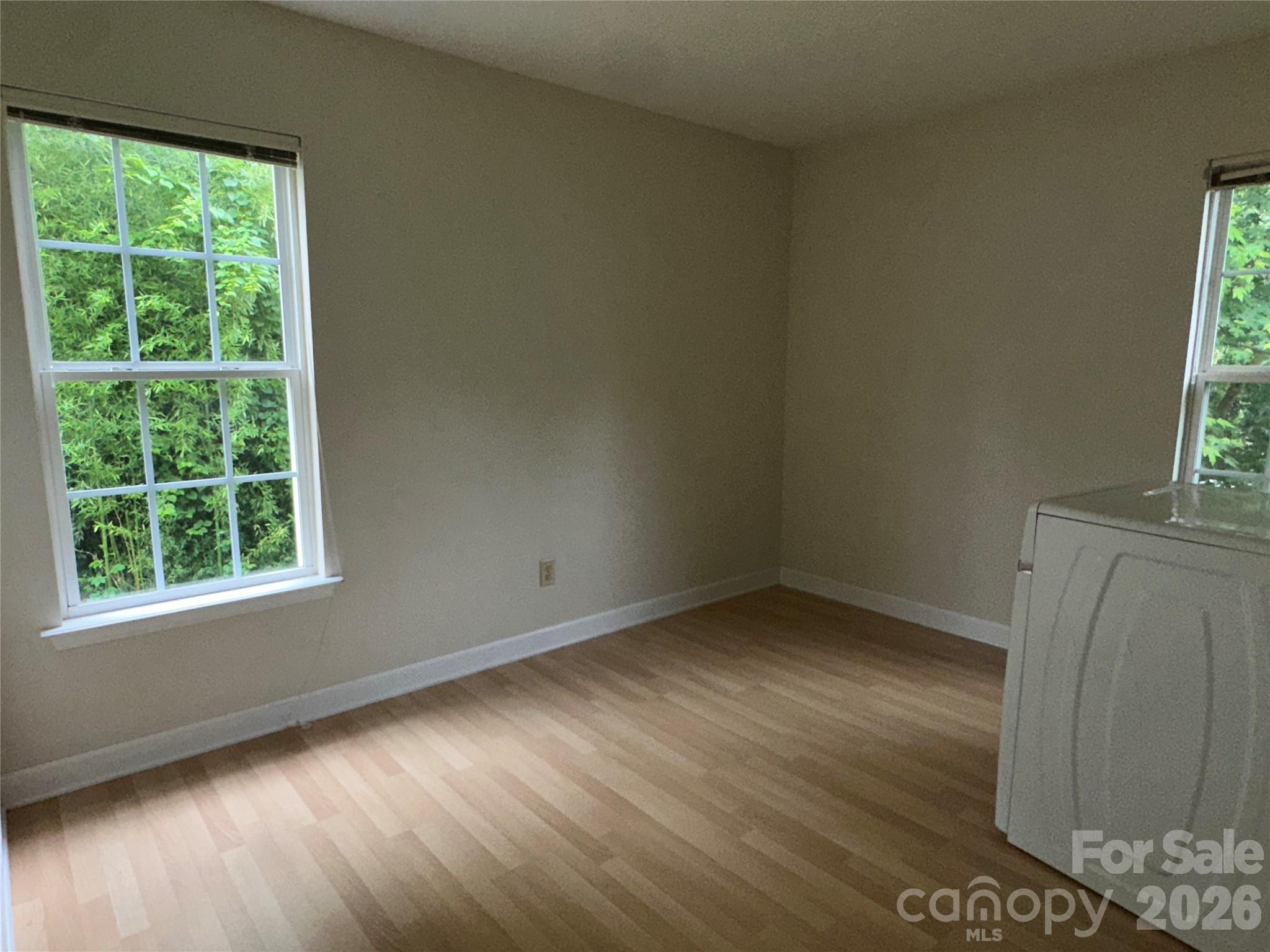 827 E 9th Street — Newton