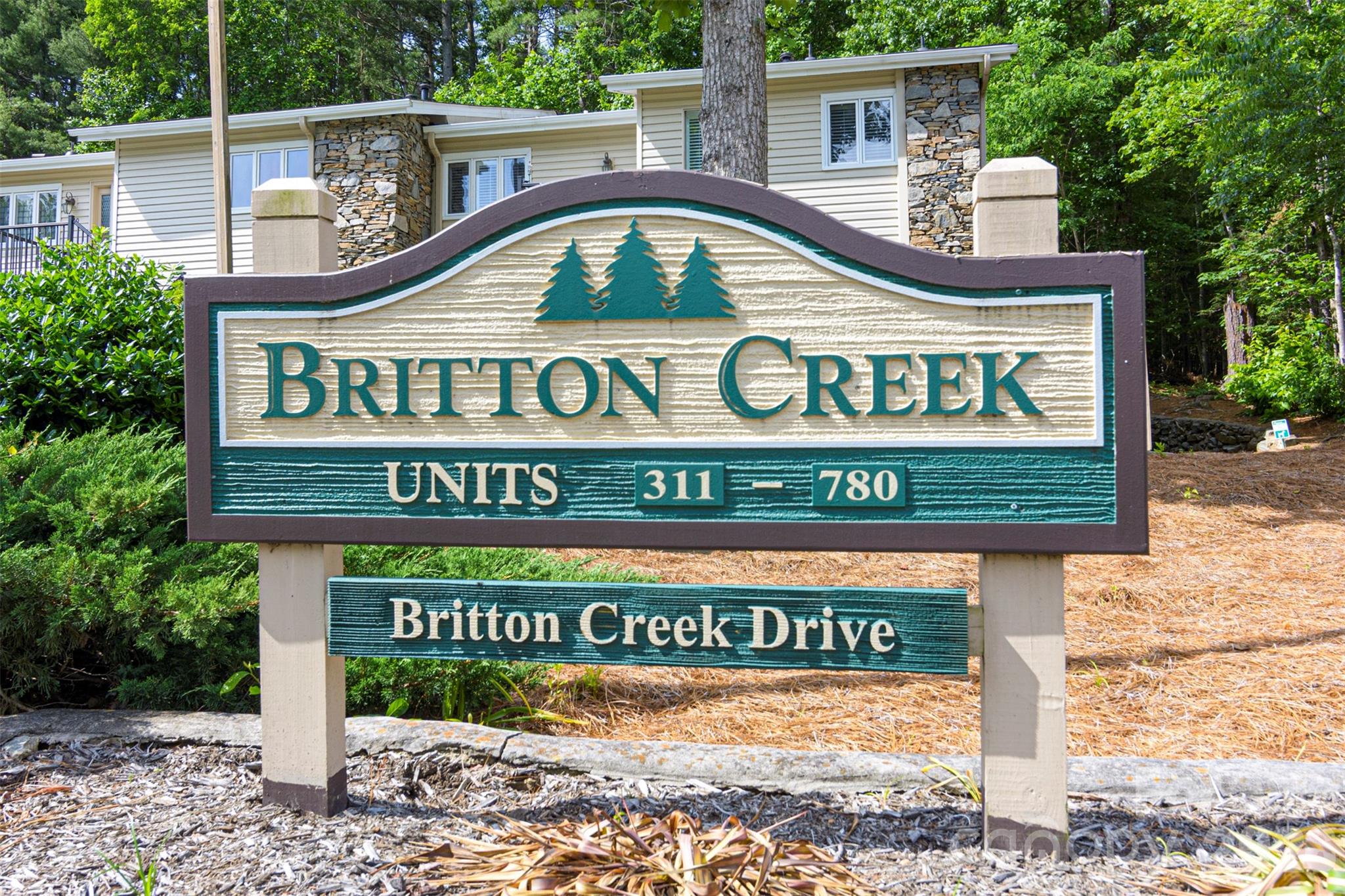 461 Britton Creek Drive — Hendersonville