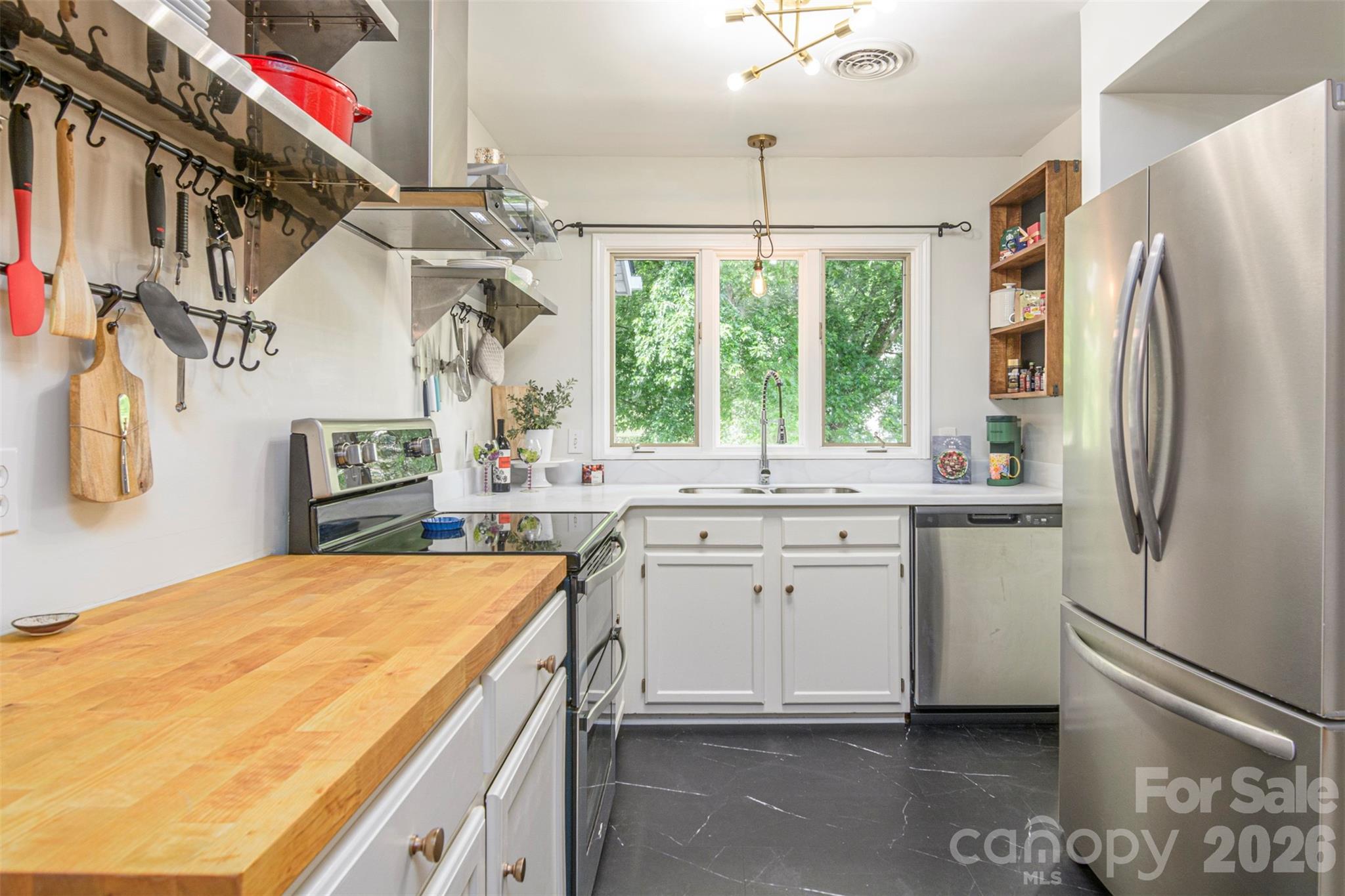 461 Britton Creek Drive — Hendersonville