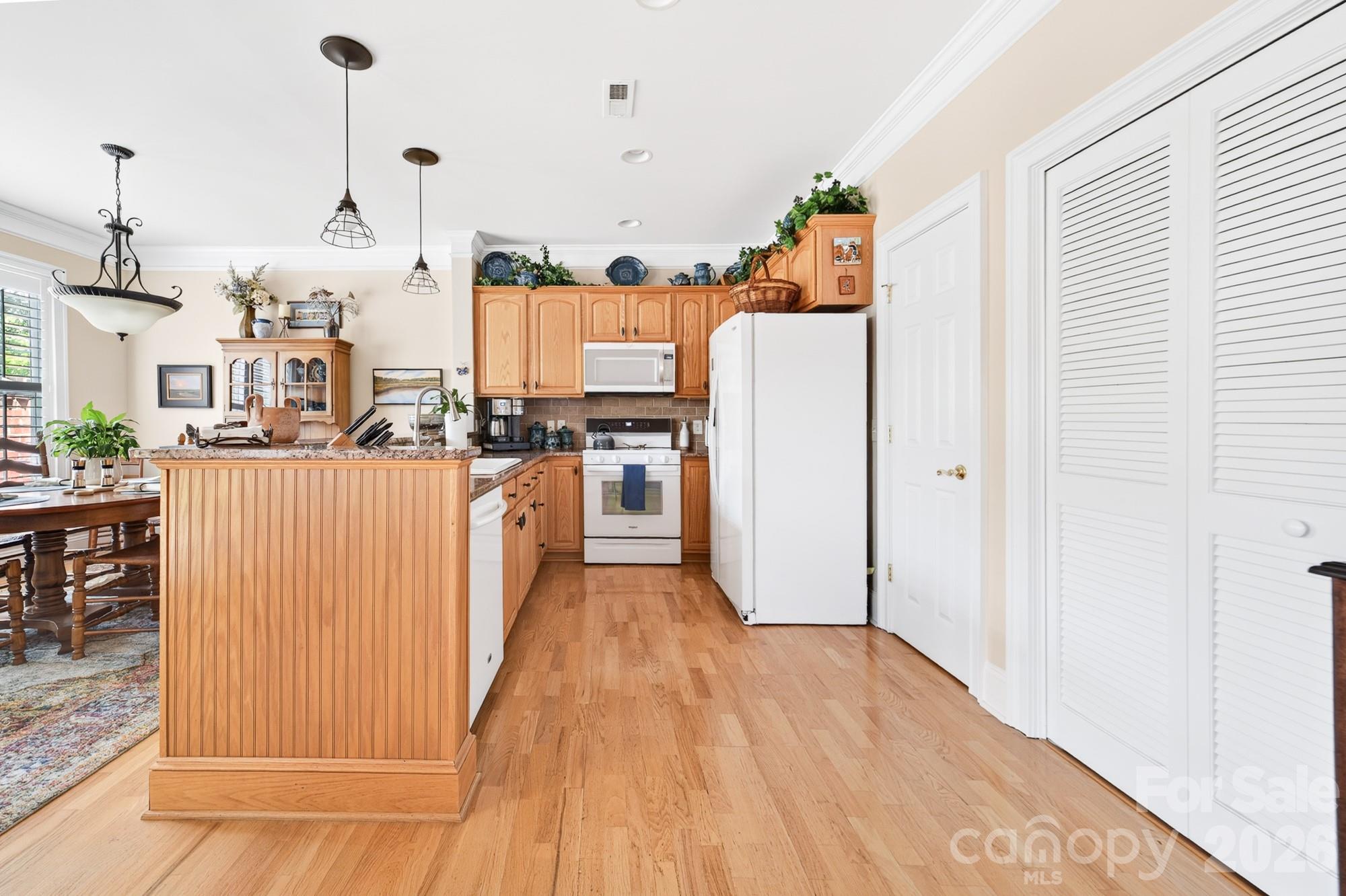 121 Mcleod Avenue — Belmont