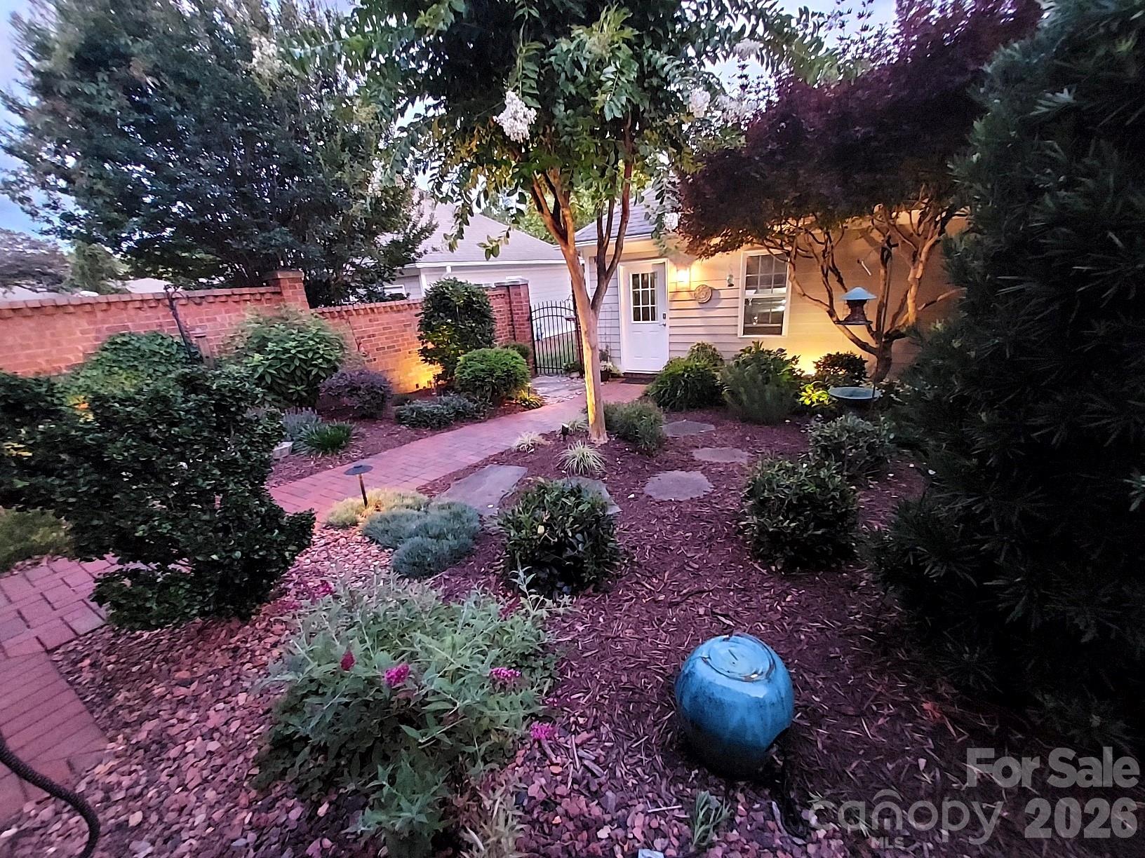 121 Mcleod Avenue — Belmont