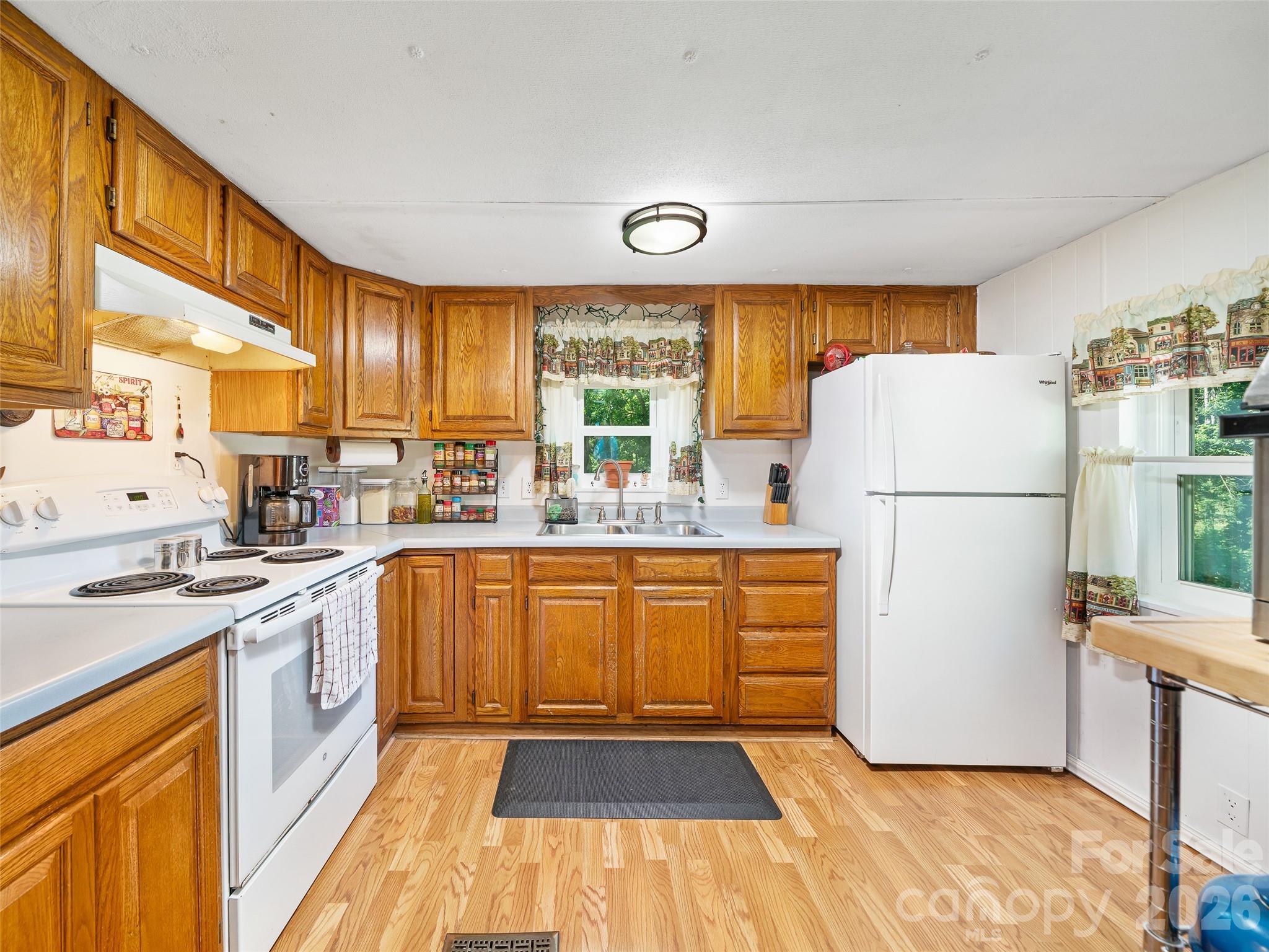 1115, 1125, 1127 Glenn Bridge Road SE — Arden