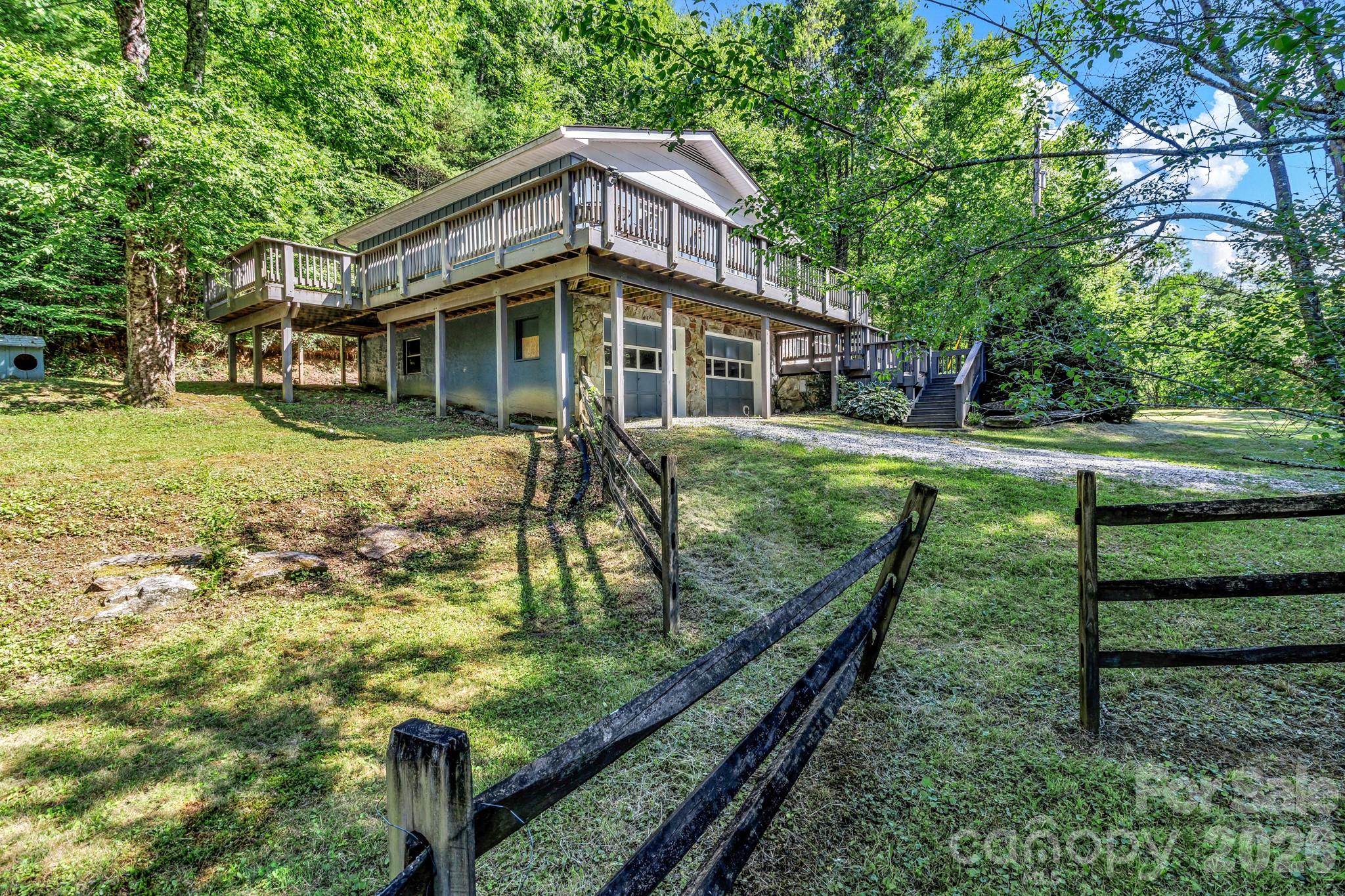 125 Hondah Boulevard — Brevard