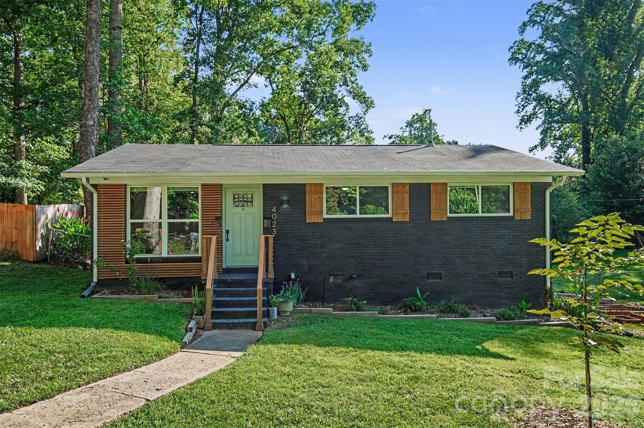 4023 Strangford Avenue — Charlotte