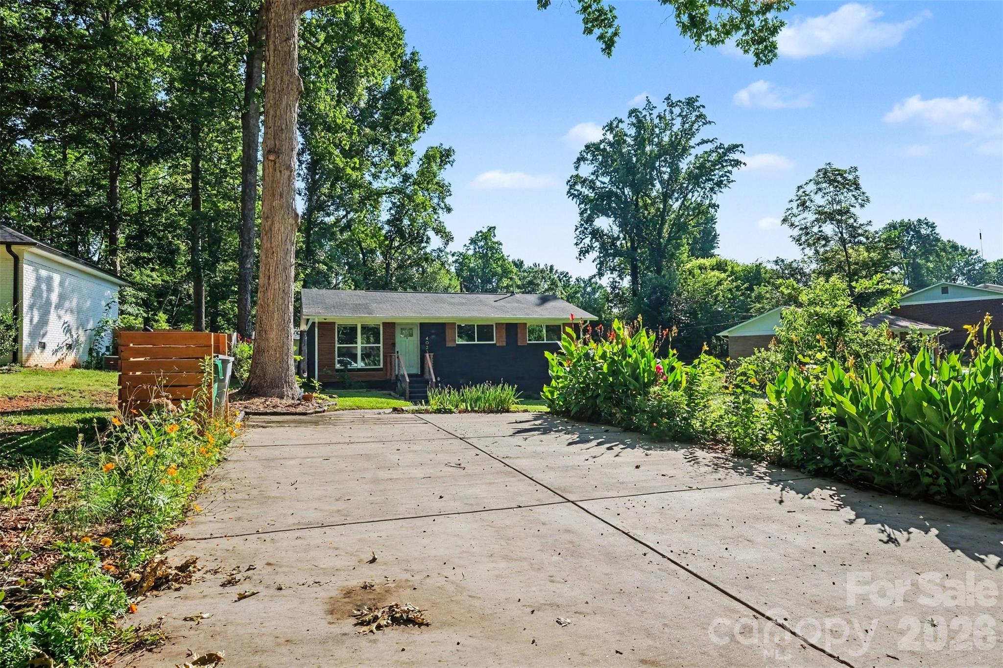 4023 Strangford Avenue — Charlotte
